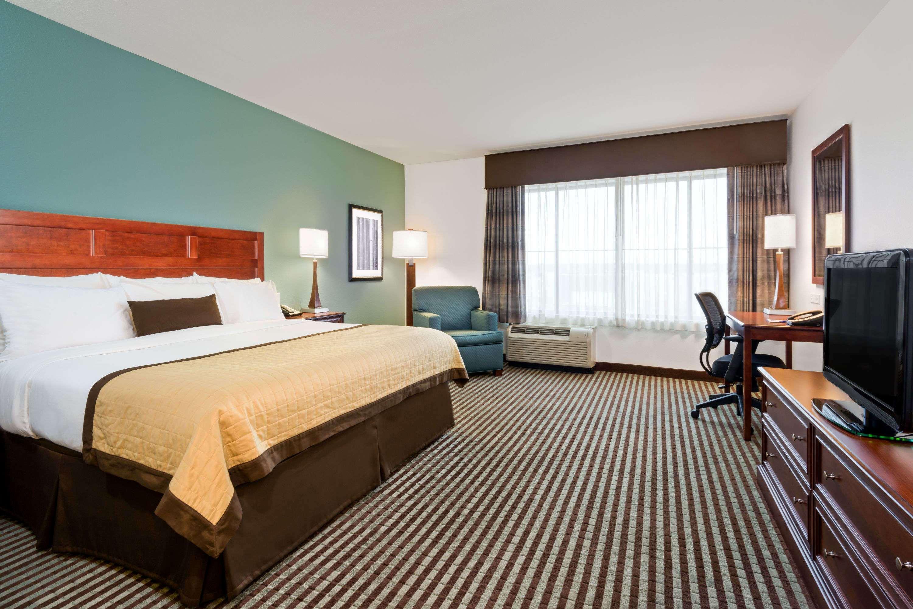 Baymont Inn & Suites Denver International Airport — photo 5