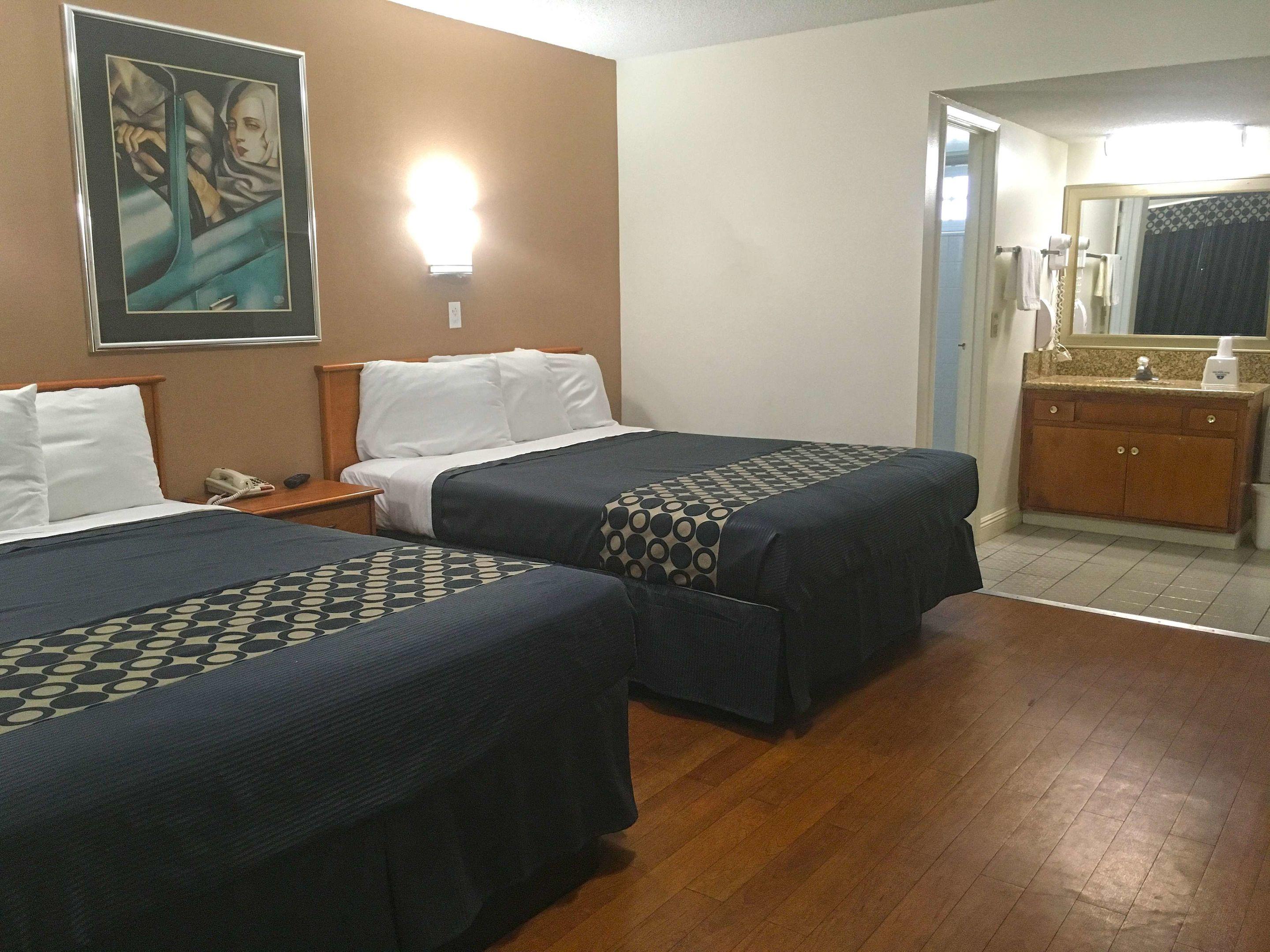 Americas Best Value Inn Beaumont — photo 4