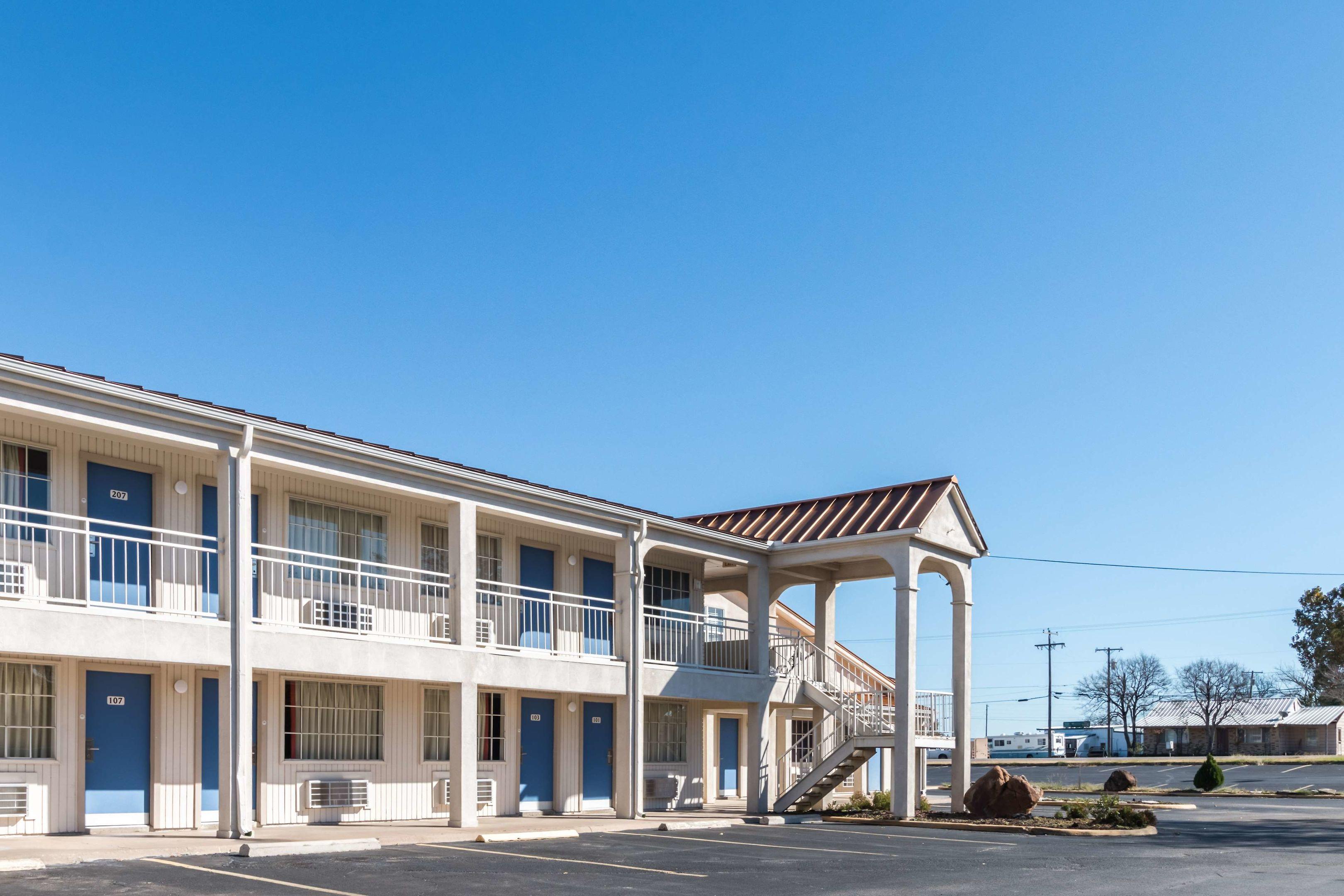 Motel 6 Stephenville — photo 4