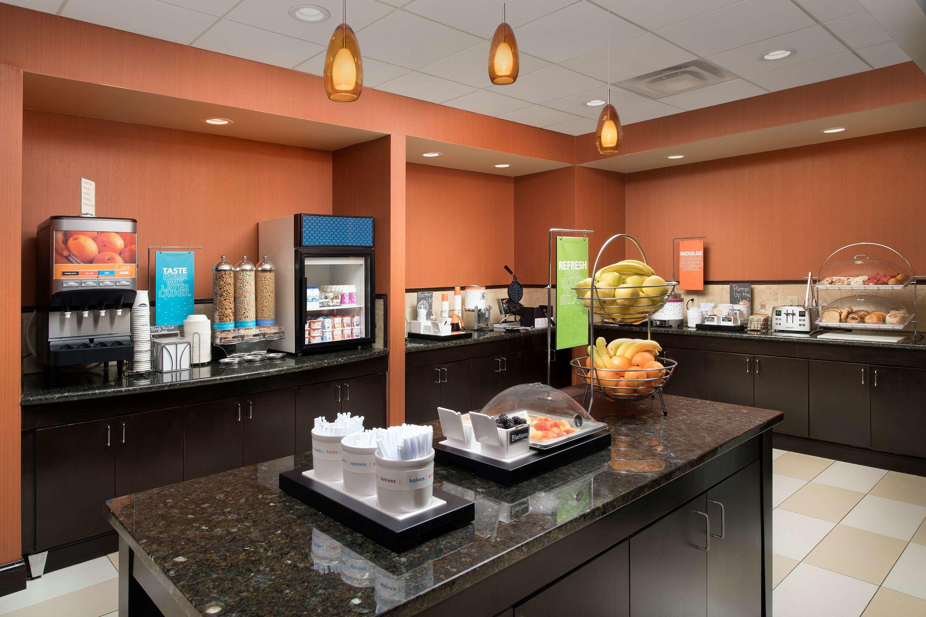 Hampton Inn Lenoir City — photo 5