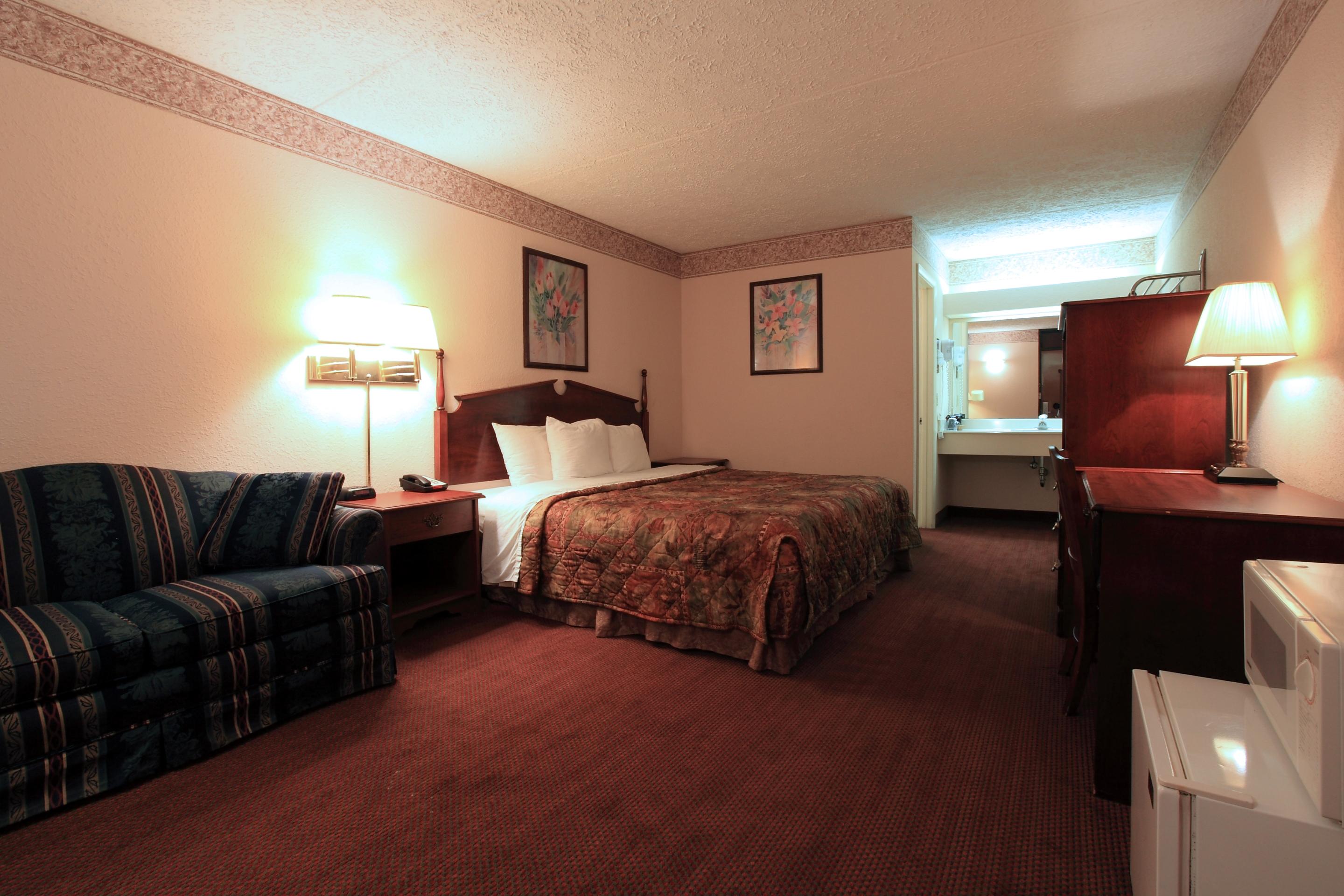 Americas Best Value Inn North Capital — photo 5