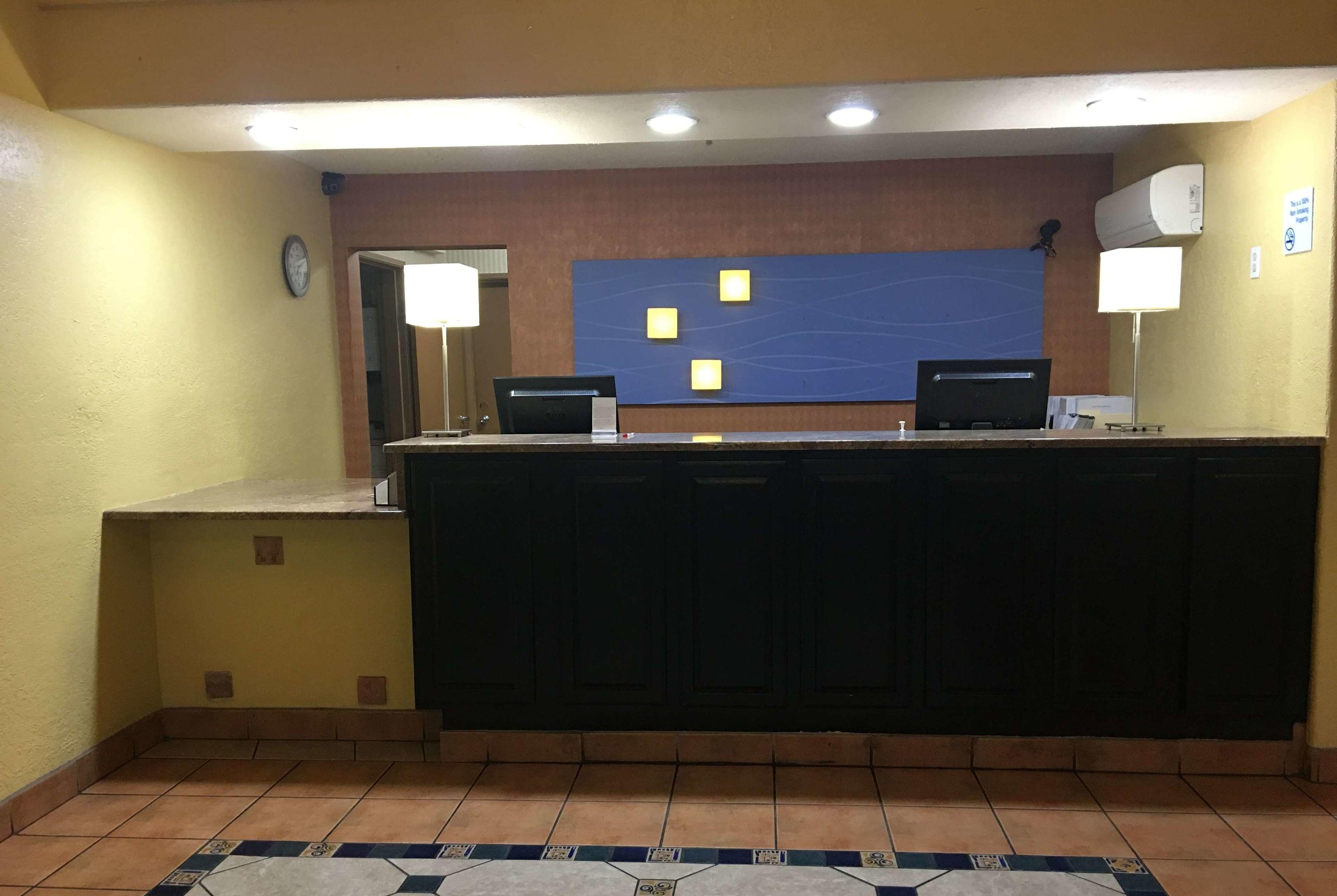 Ramada by Wyndham Santa Fe — photo 4