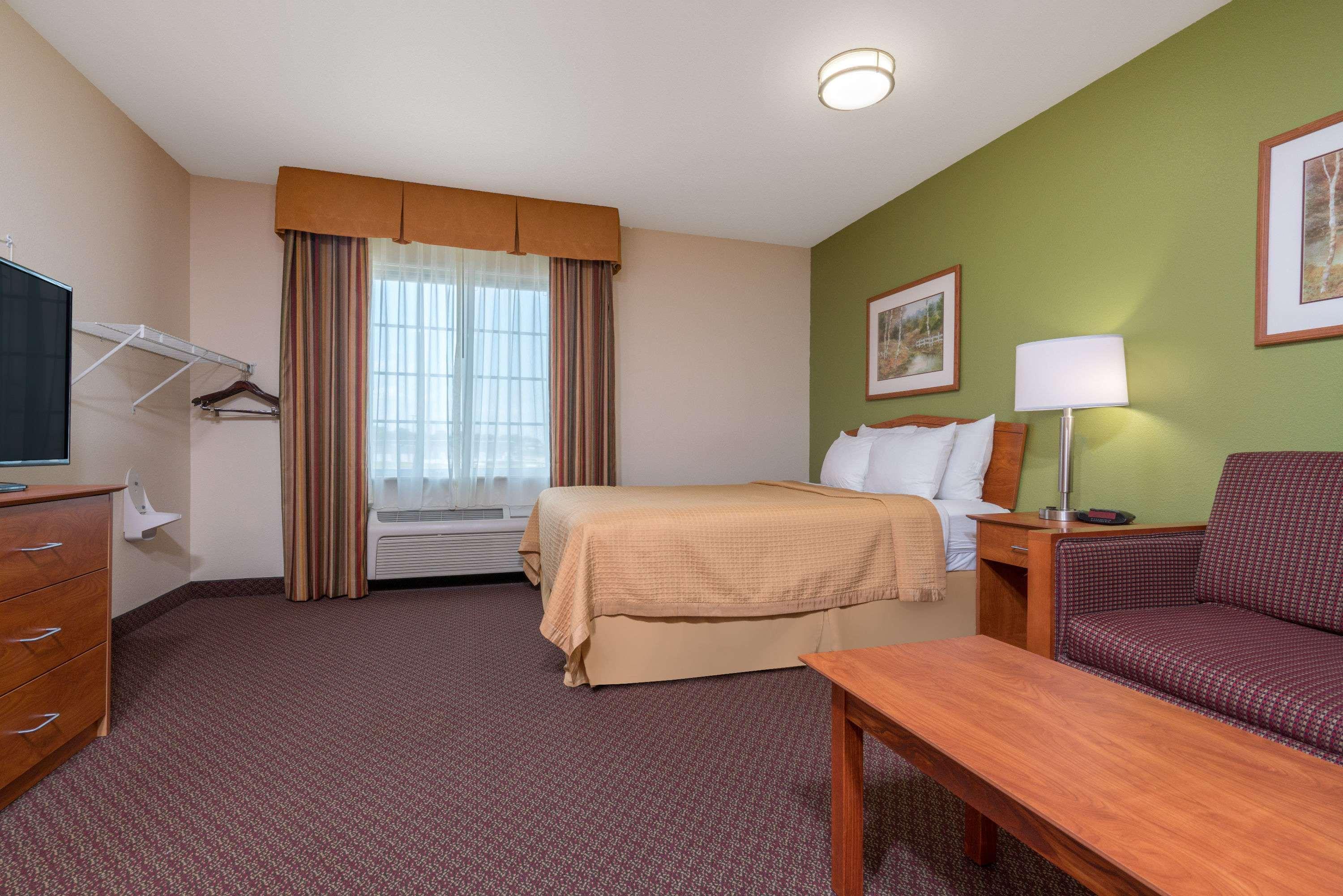 Days Inn & Suites Rochester South — photo 3