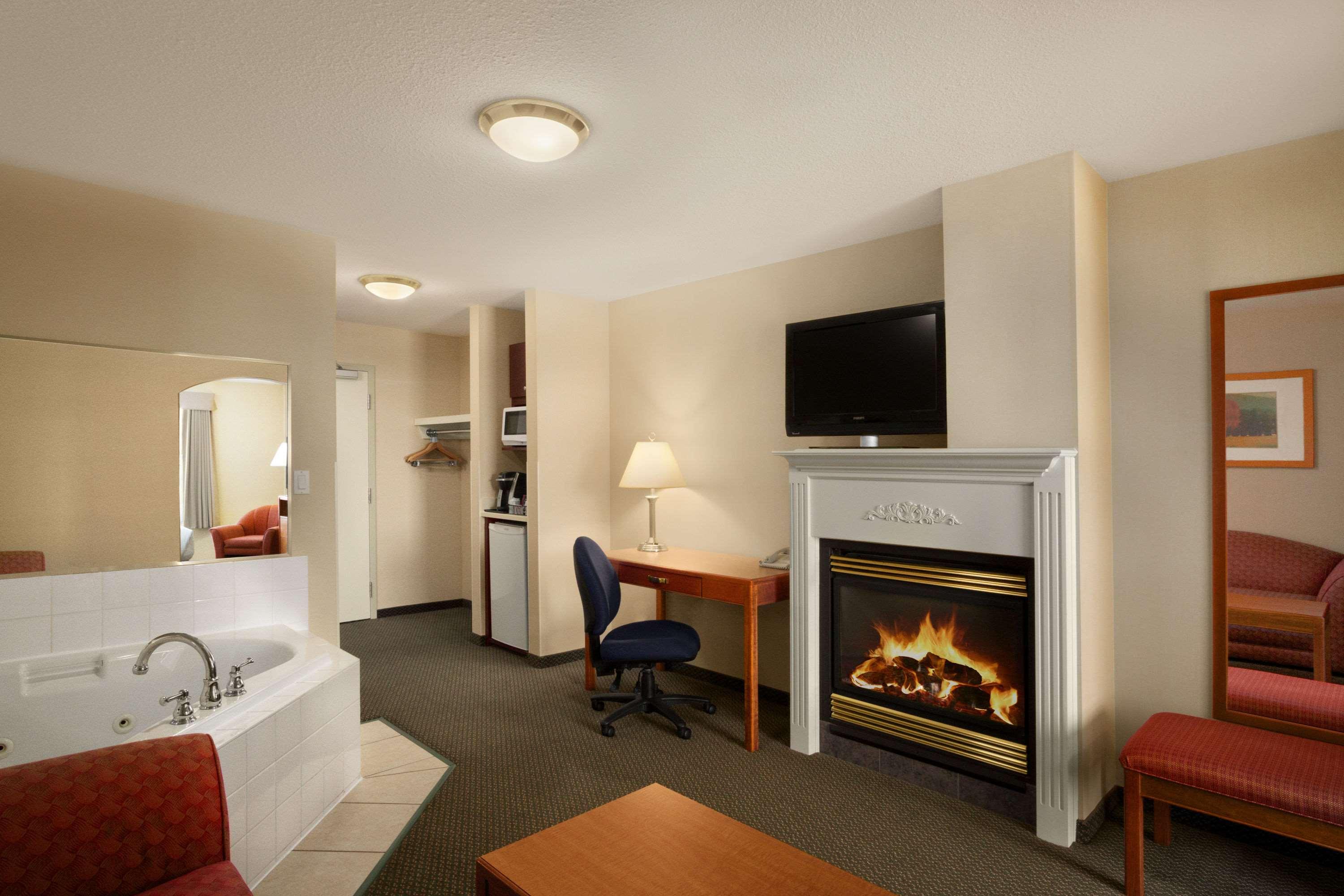 Days Inn Edmonton South — photo 4