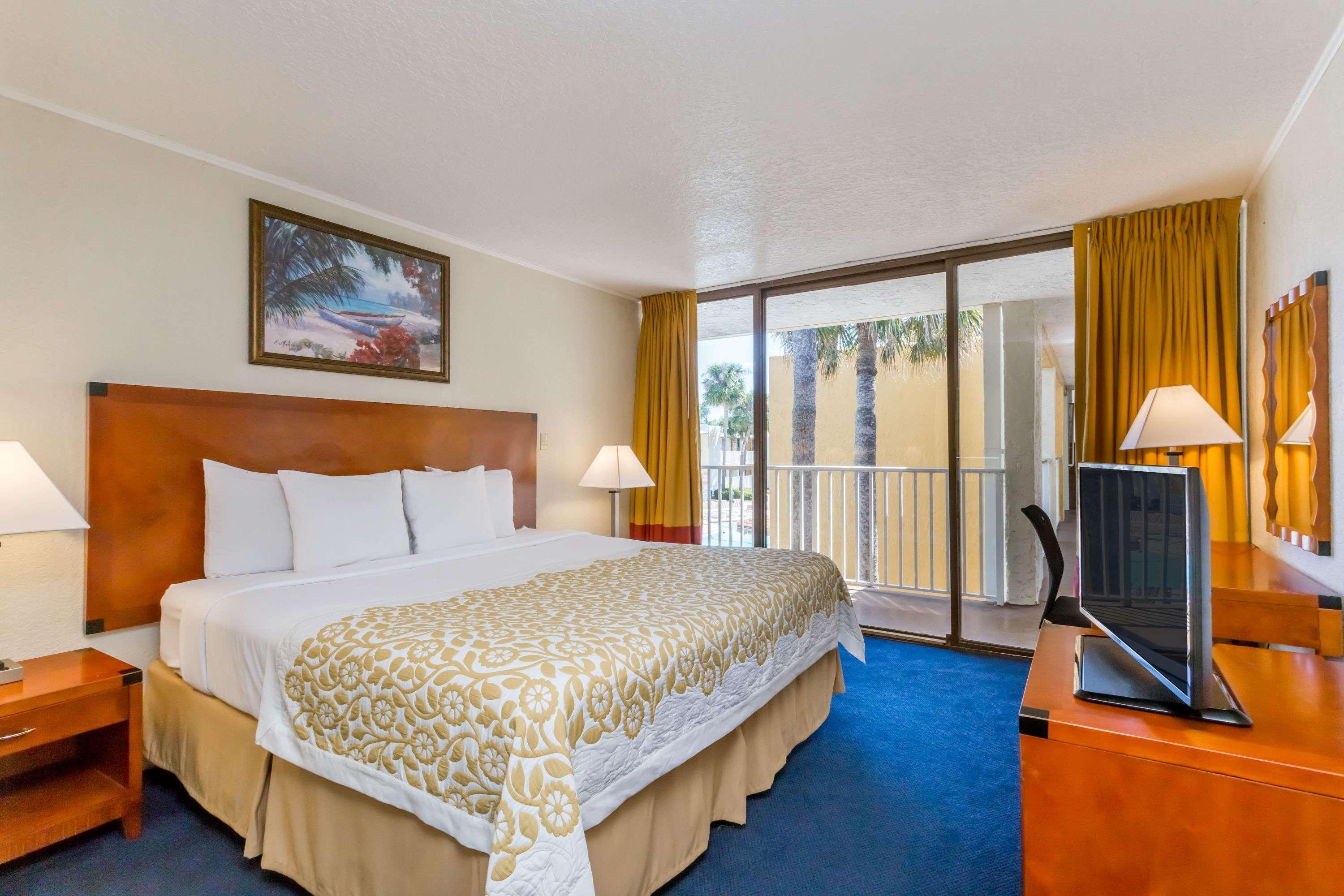 Days Inn & Suites by Wyndham Clermont — photo 4