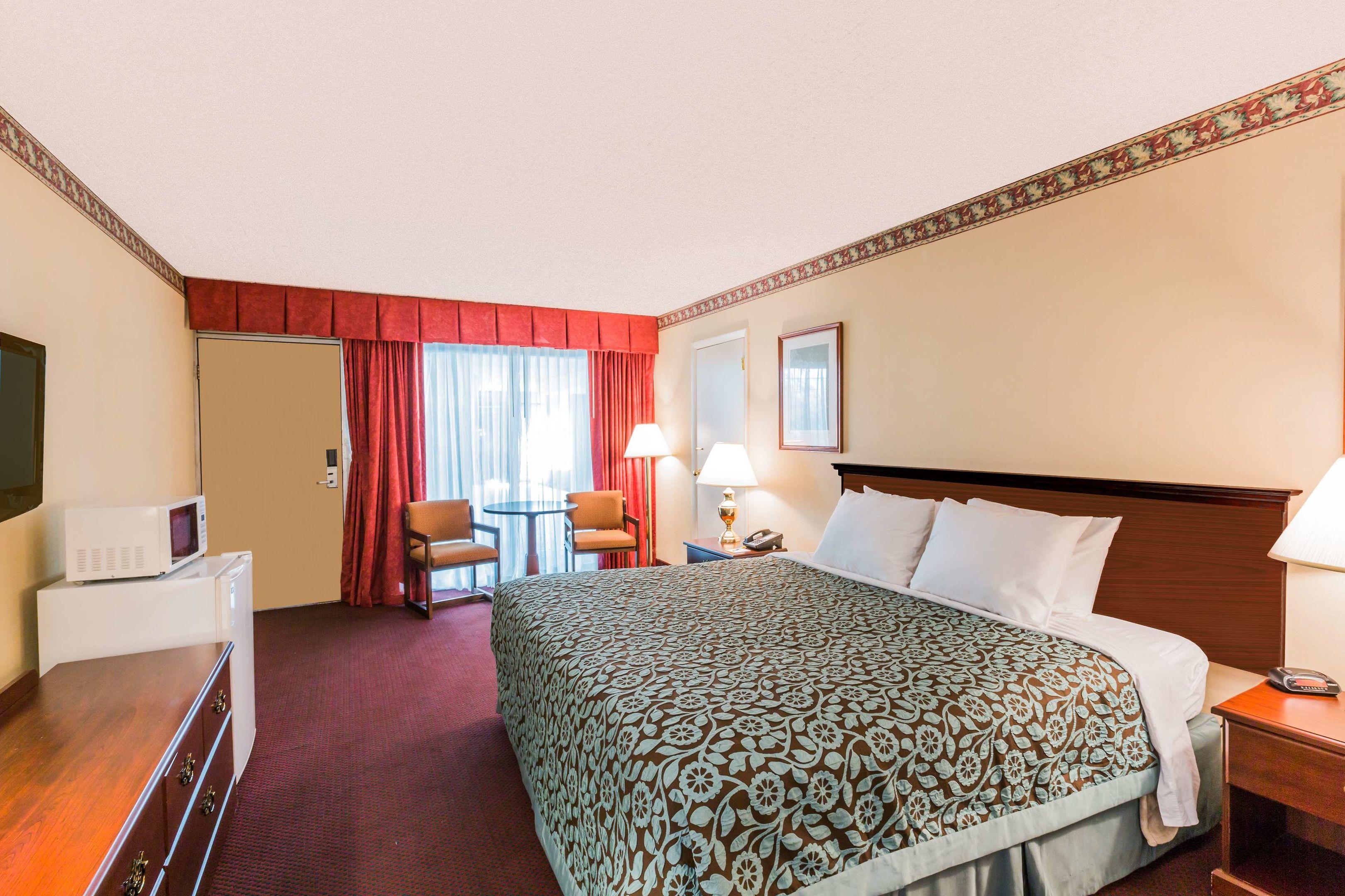 Days Inn East Stroudsburg — photo 5