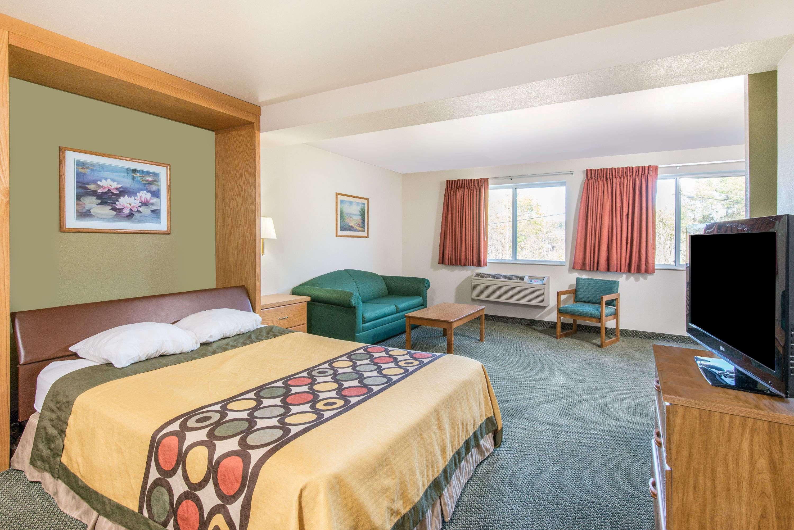 Super 8 by Wyndham West Middlesex/Sharon Area — photo 4