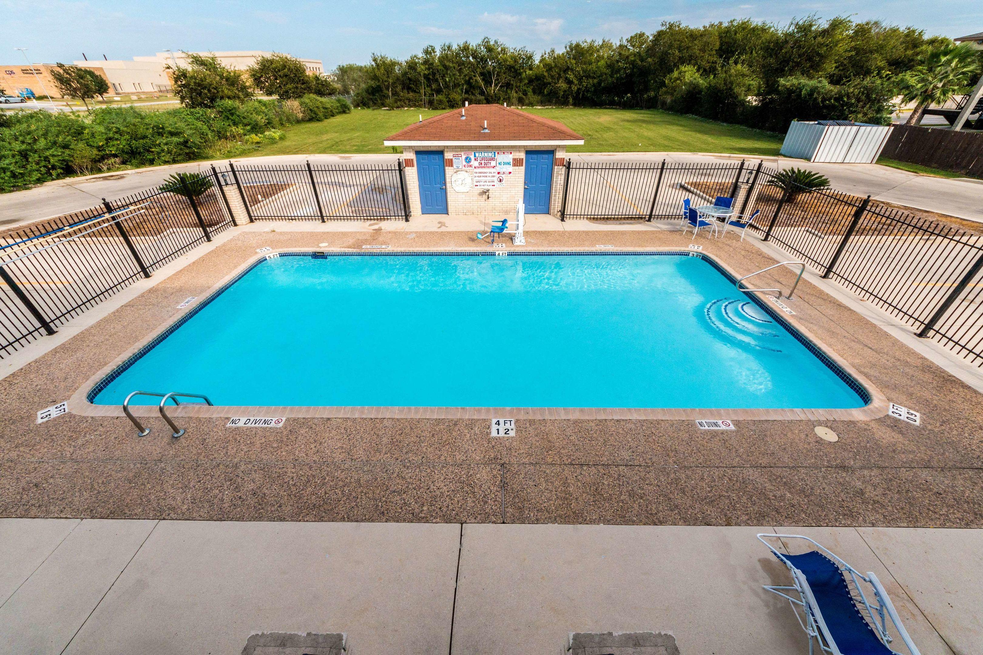 Motel 6 San Antonio S WW White Road — photo 4