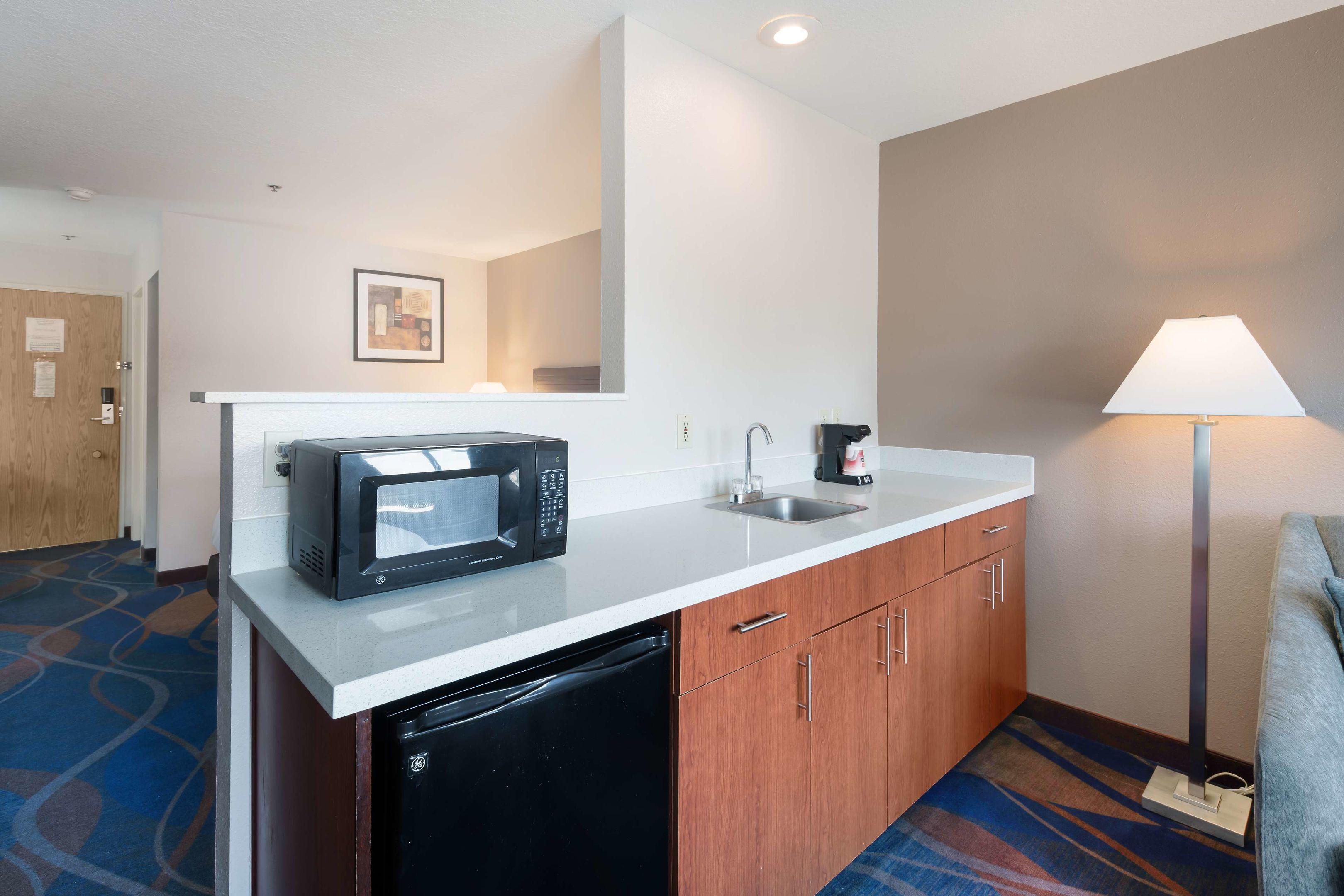 GuestHouse Inn & Suites Kennewick/Tri-Cities