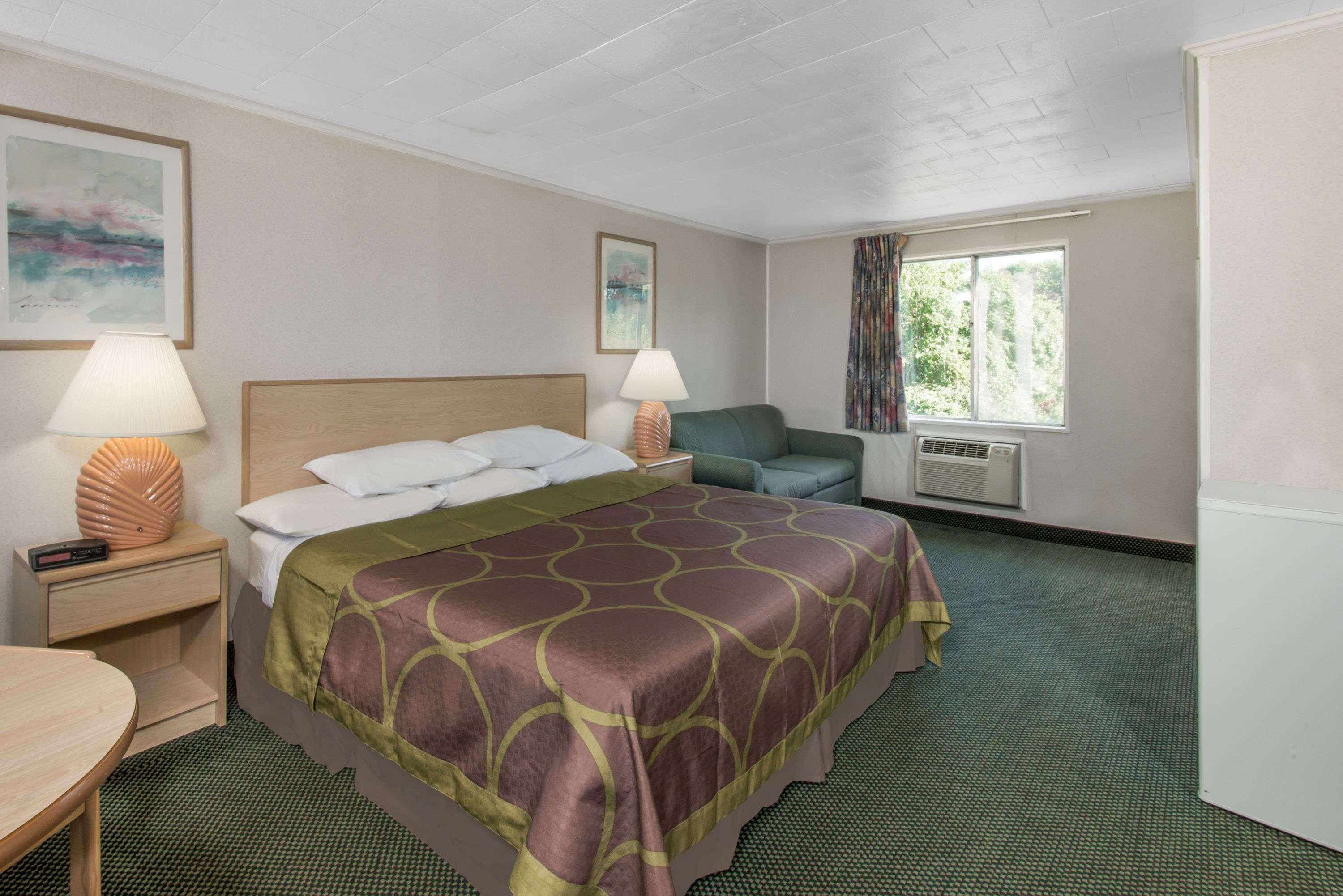 Super 8 by Wyndham W Yarmouth Hyannis/Cape Cod — photo 4