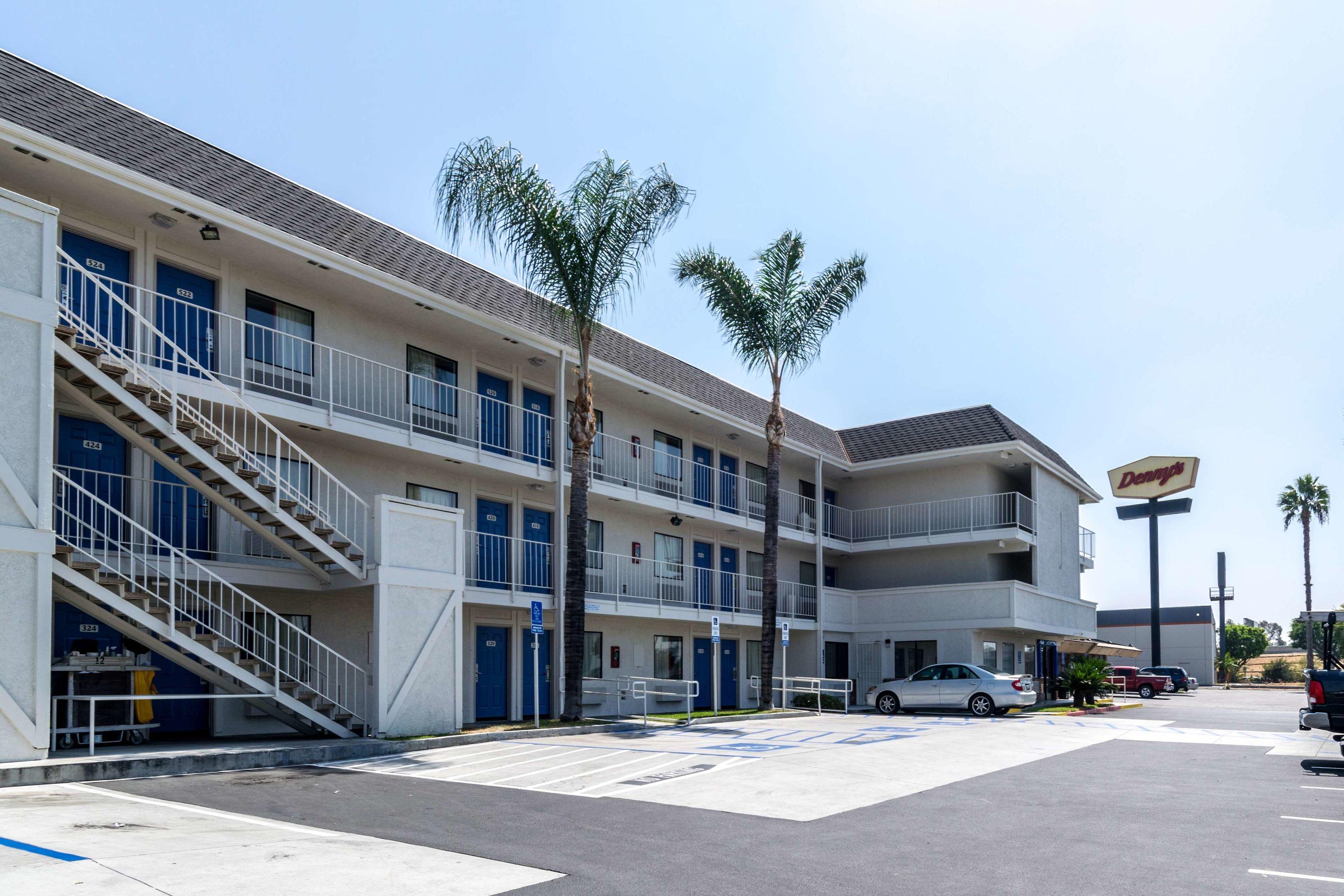 Motel 6 Anaheim - Fullerton East — photo 5