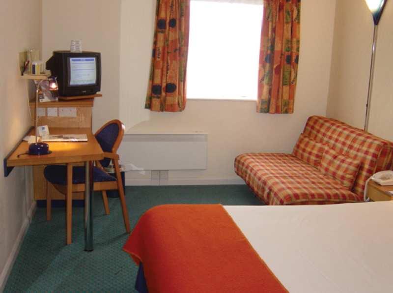 Holiday Inn Express Inverness — photo 4