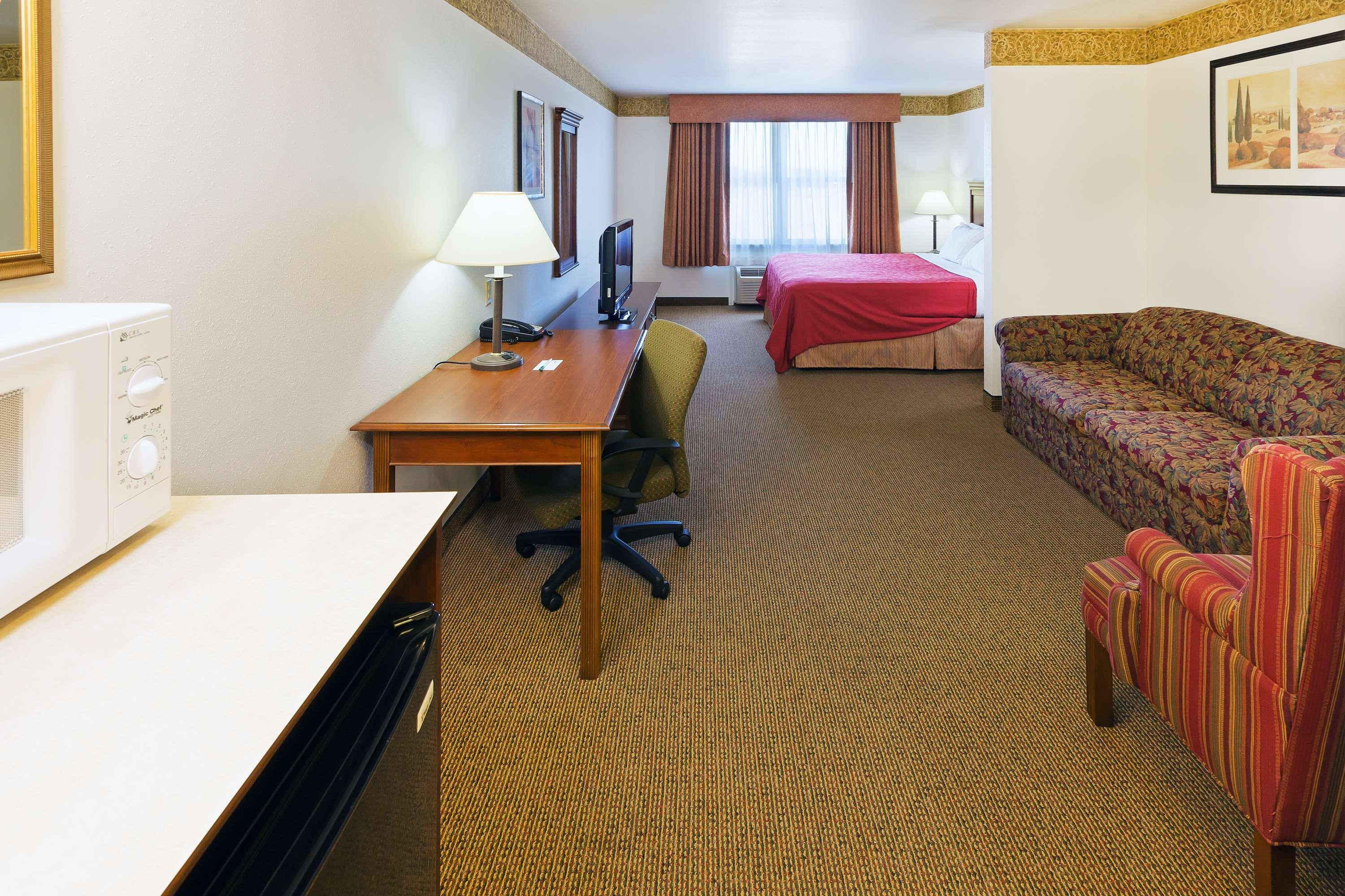 Country Inn & Suites by Radisson, Chambersburg, PA — photo 4
