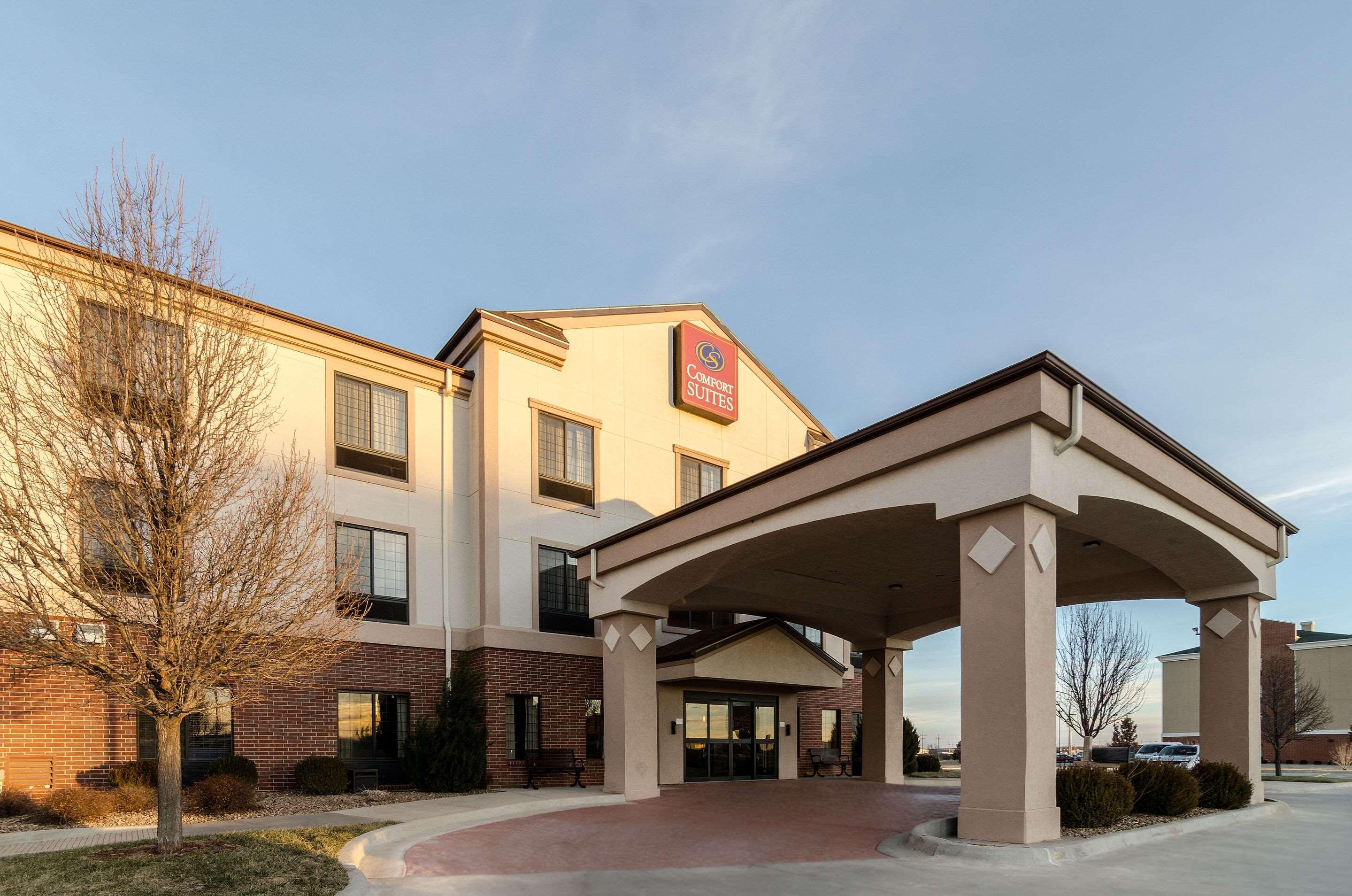Comfort Suites — photo 4
