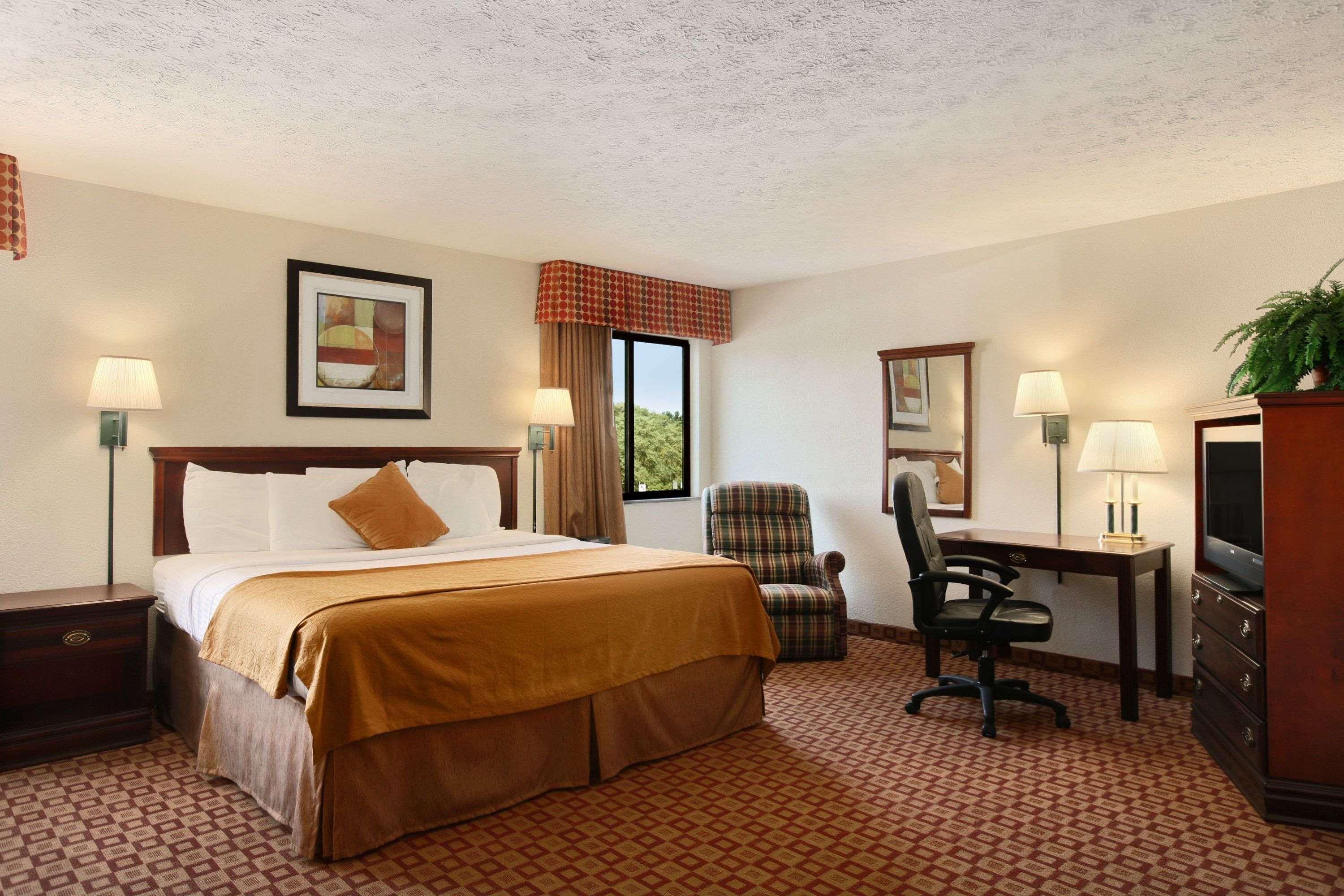 Days Inn by Wyndham Chambers Near the Petrified Forest East — photo 4