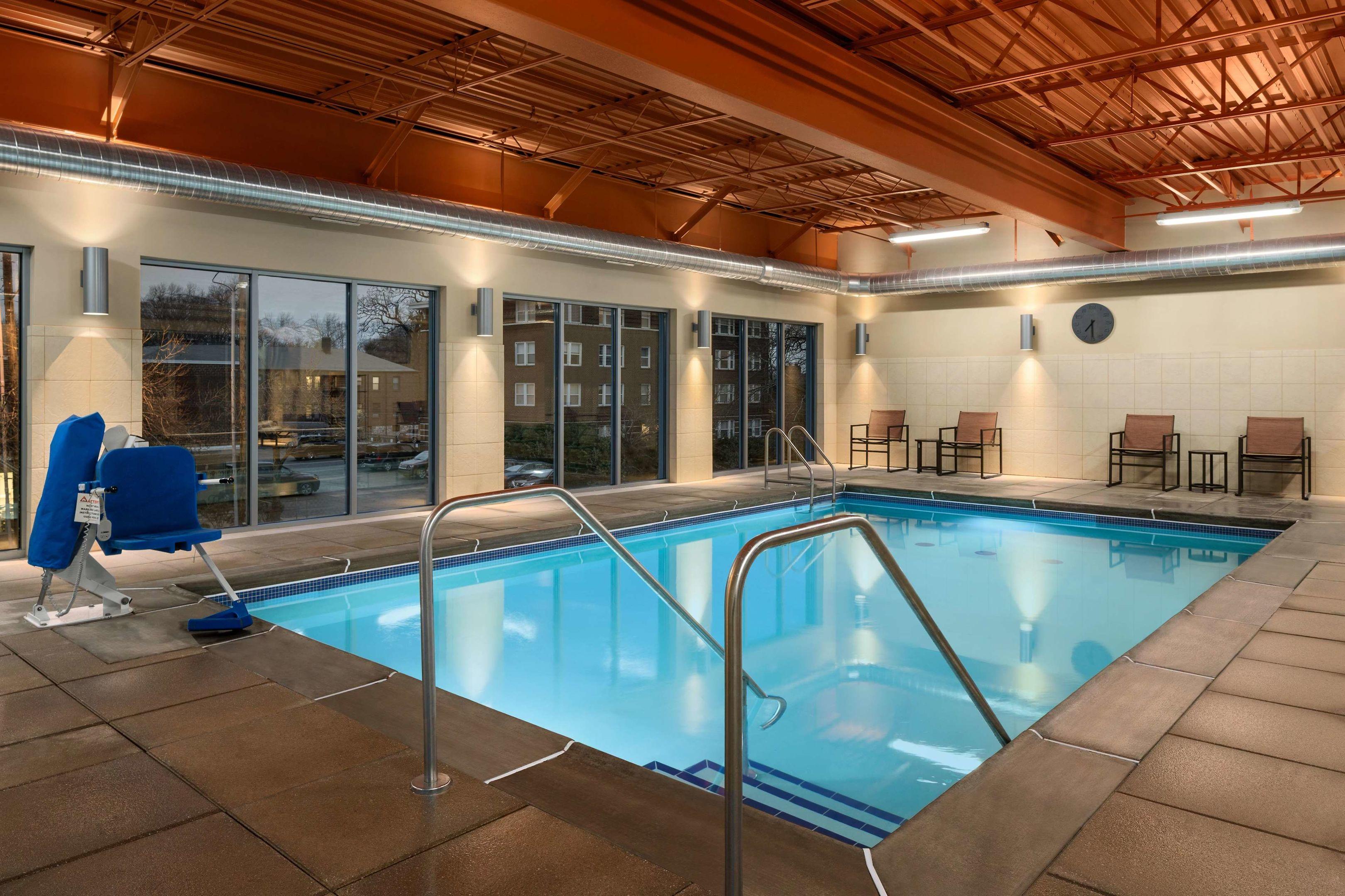 Hampton Inn & Suites Clayton/St Louis-Galleria Area — photo 4