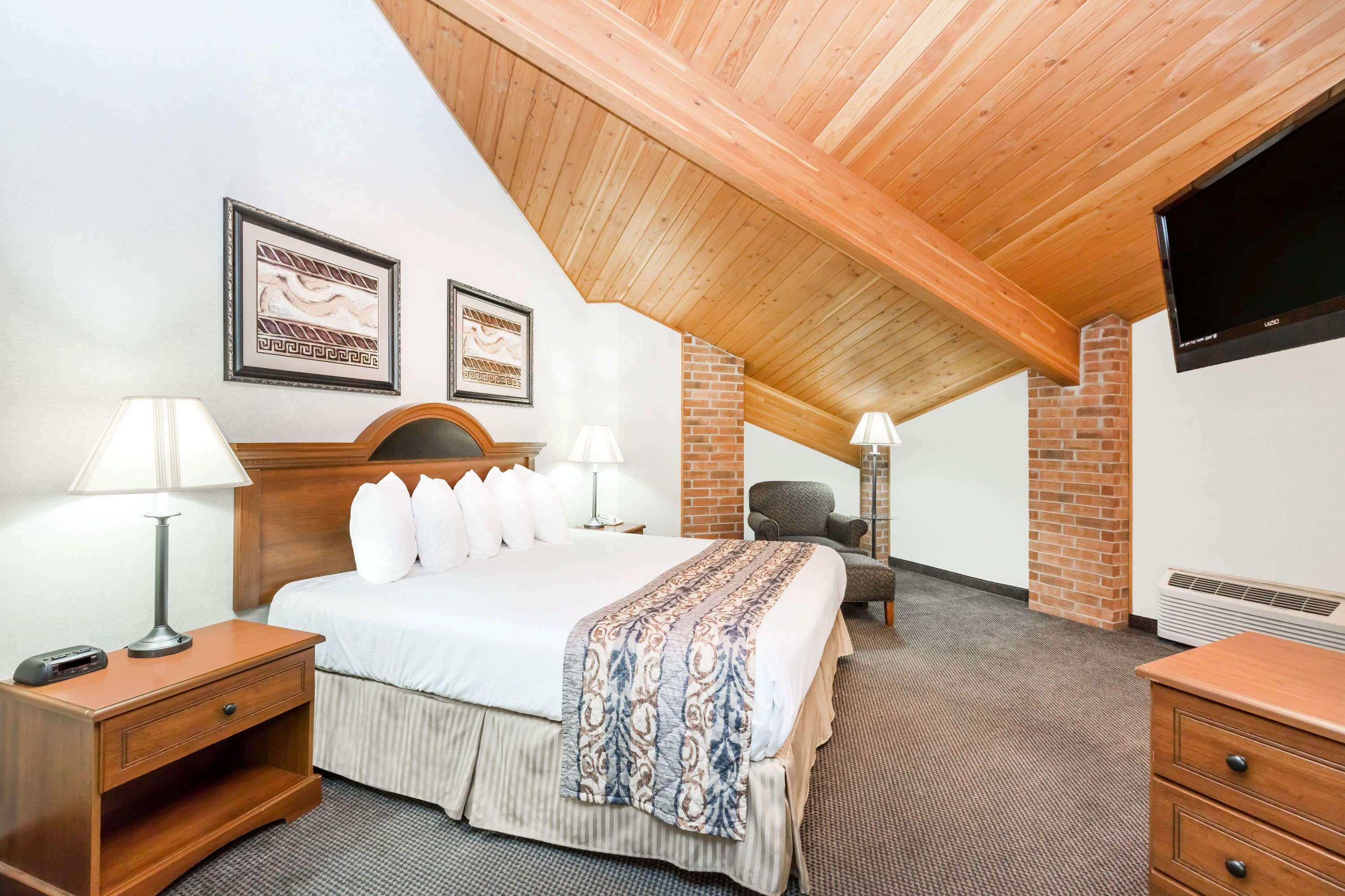 Baymont by Wyndham LeMars — photo 4