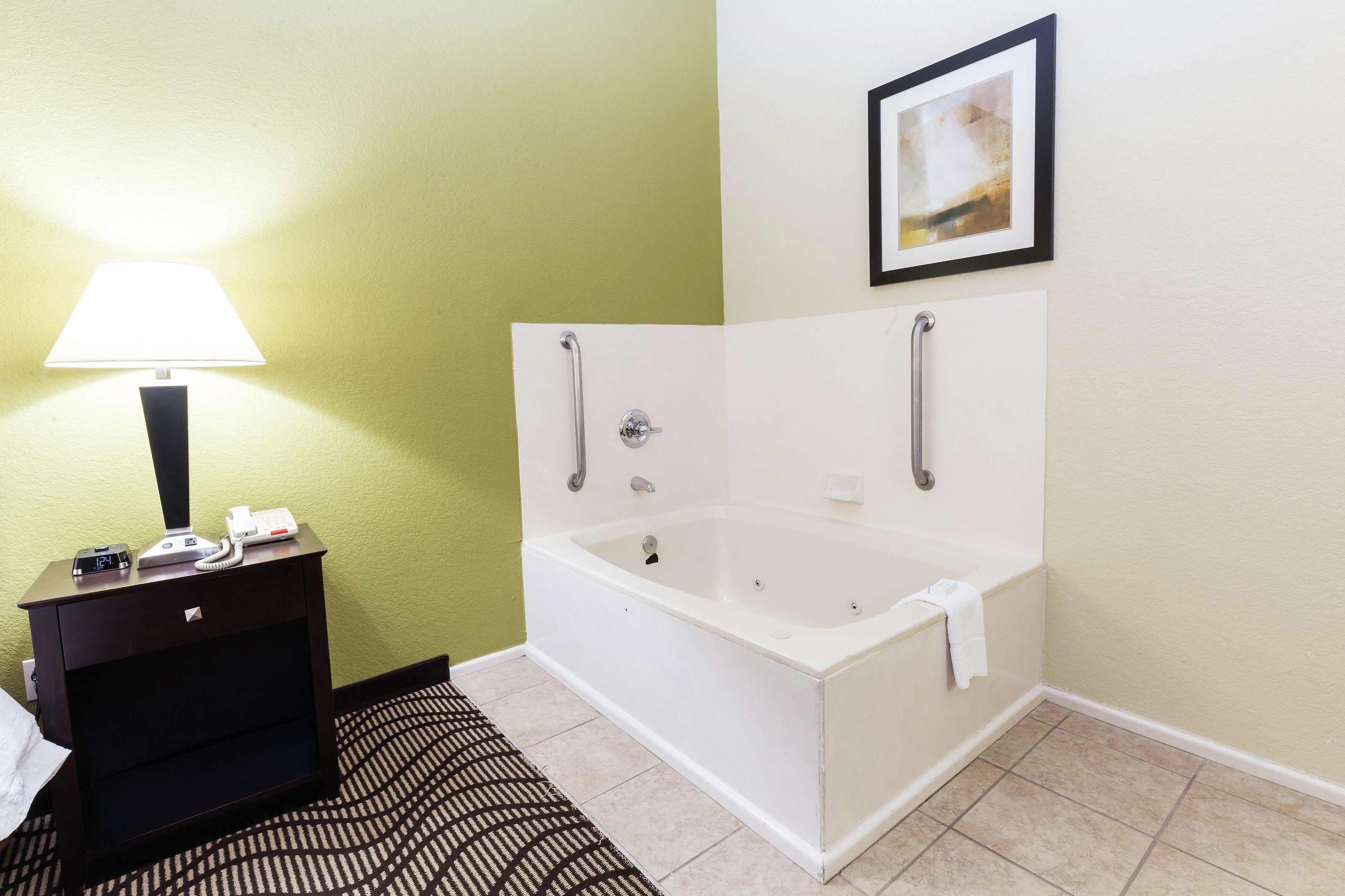 Hampton Inn Kerrville — photo 5