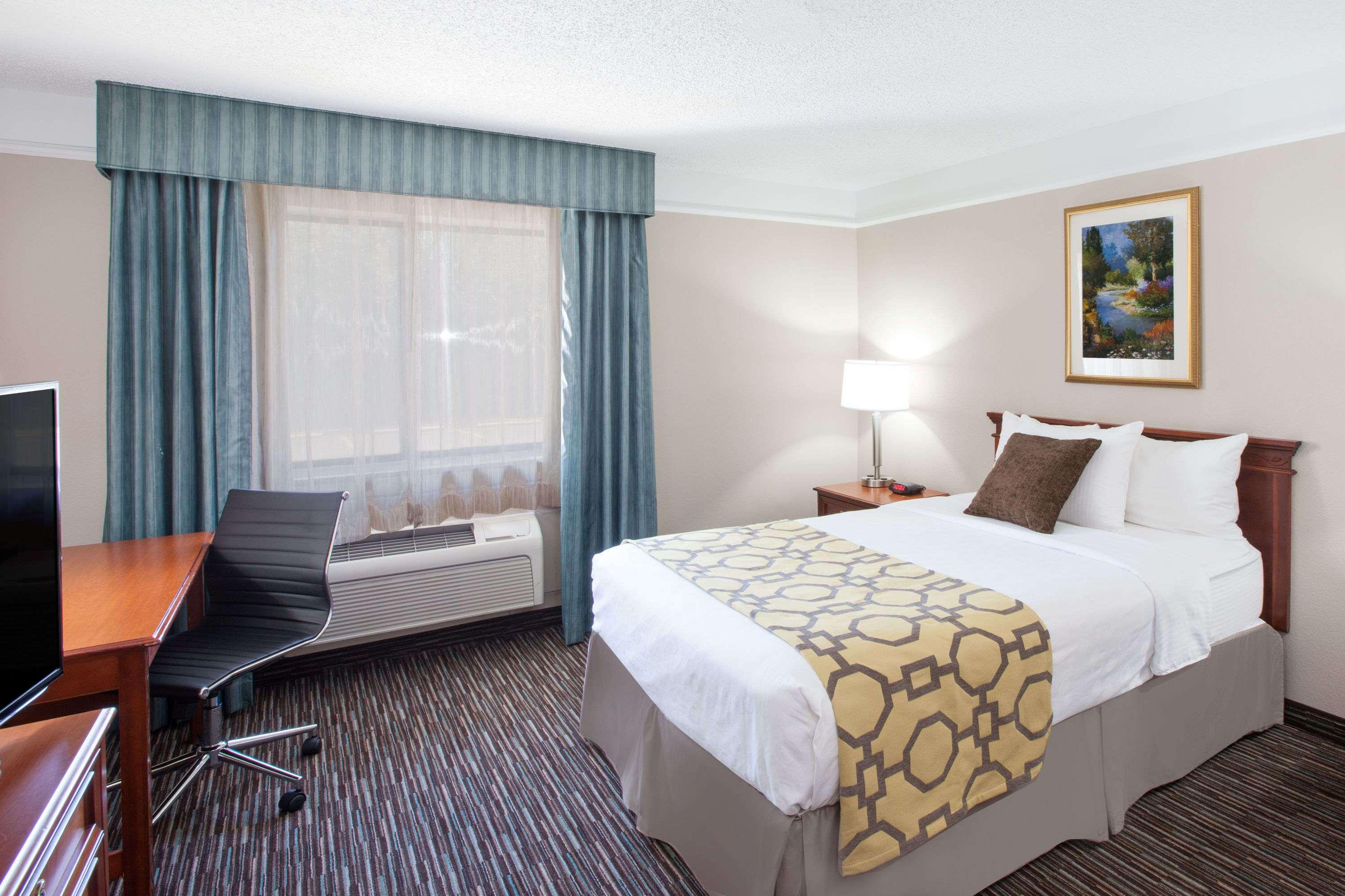 Baymont by Wyndham Texarkana — photo 4