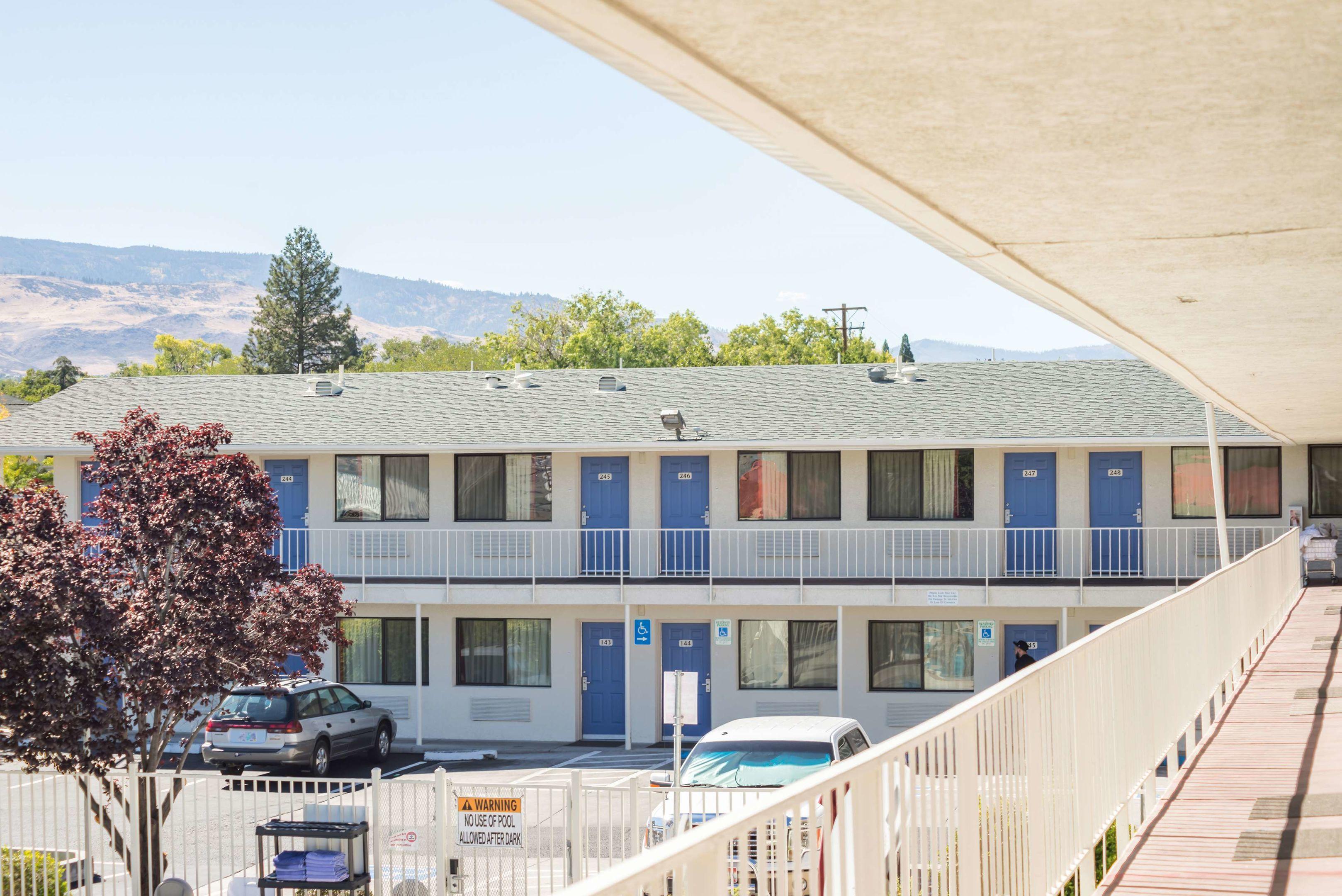 Motel 6 Reno - Virginia Plumb — photo 5