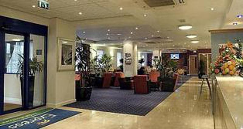 Holiday Inn Express London - Park Royal — photo 4