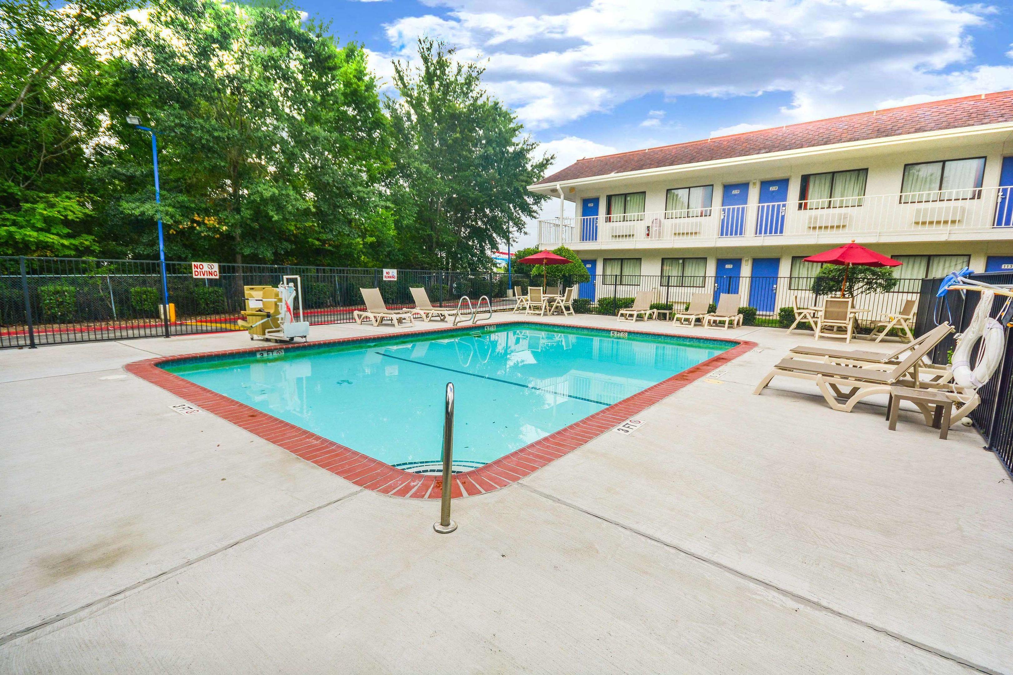 Motel 6 Huntsville — photo 4