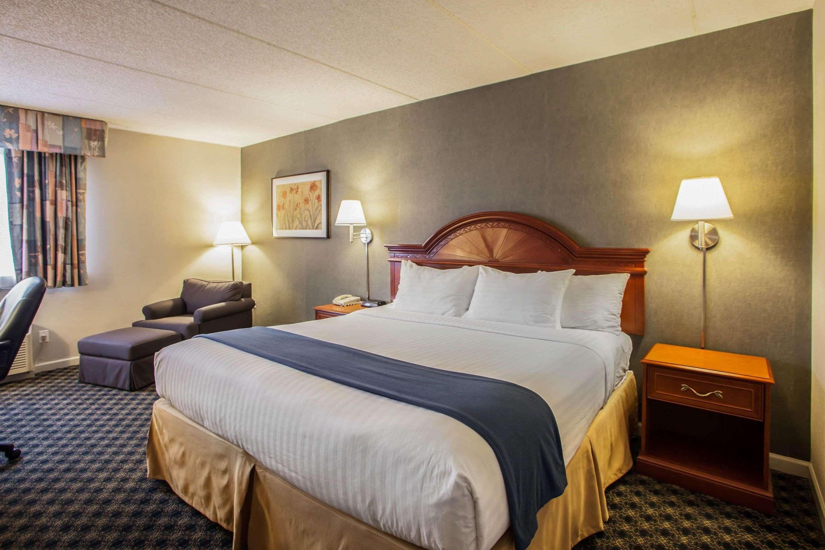 Quality Inn & Suites St. Charles — photo 5
