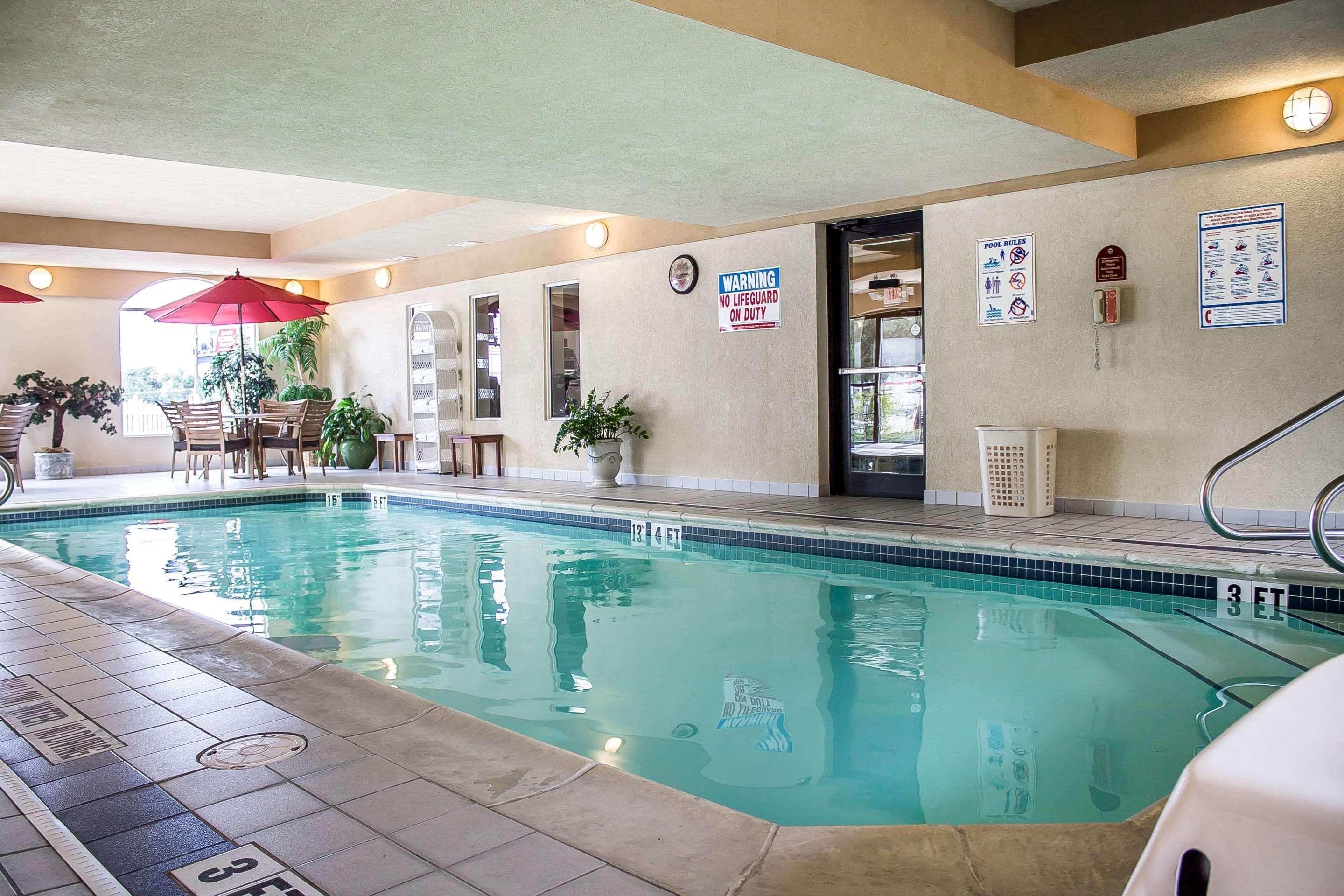 Comfort Inn & Suites — photo 3