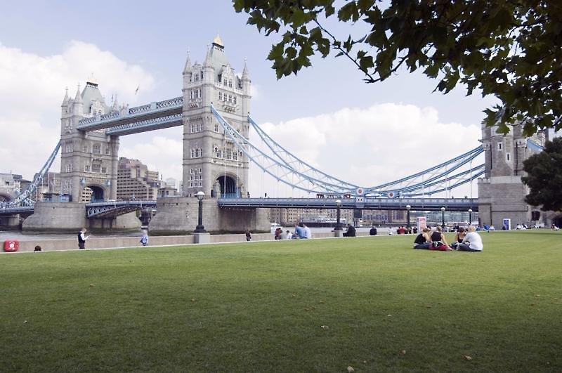 Gate House Apartments, Tower Bridge — photo 4
