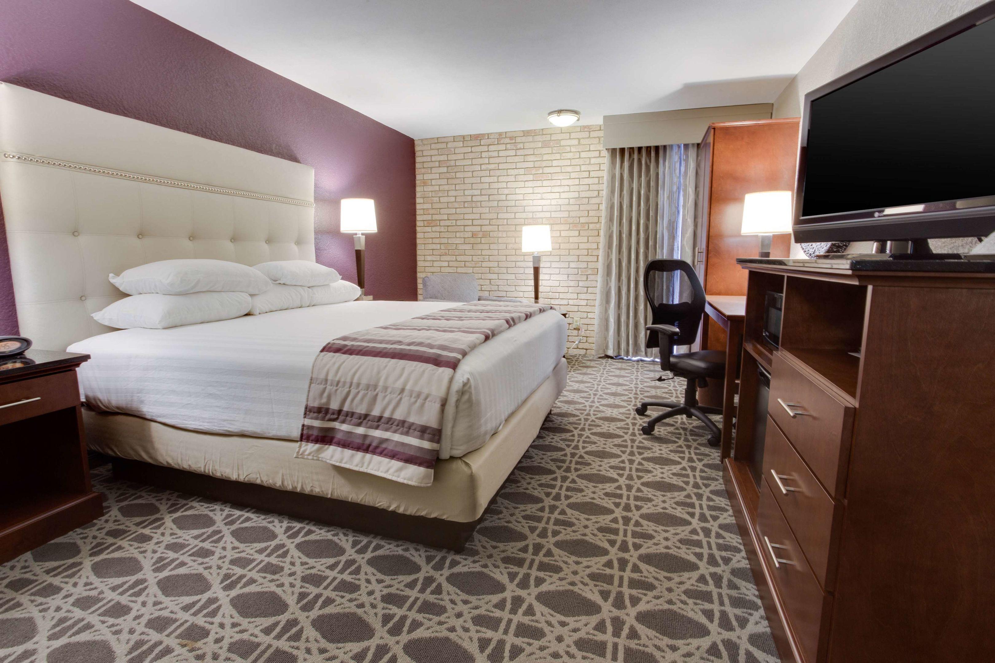 Drury Inn & Suites Airport San Antonio — photo 5