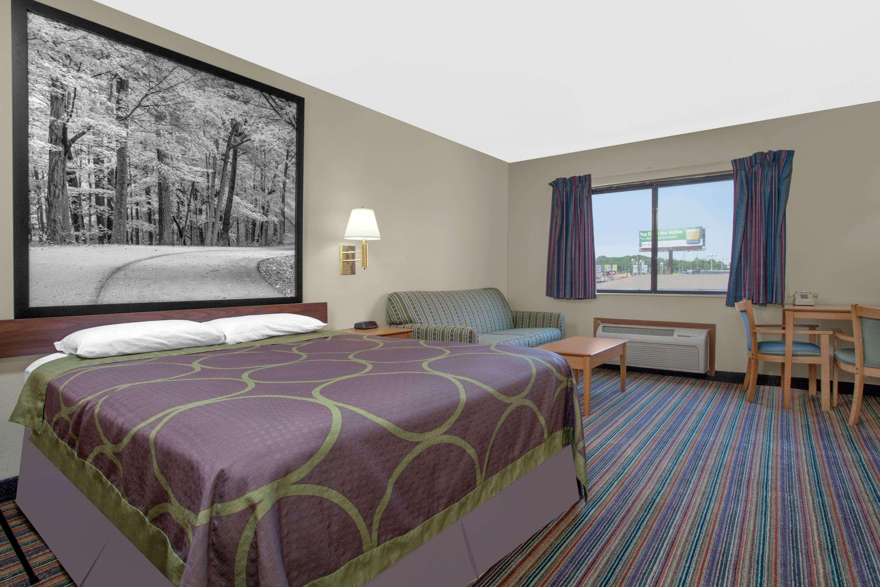 Super 8 by Wyndham Evansville East — photo 5