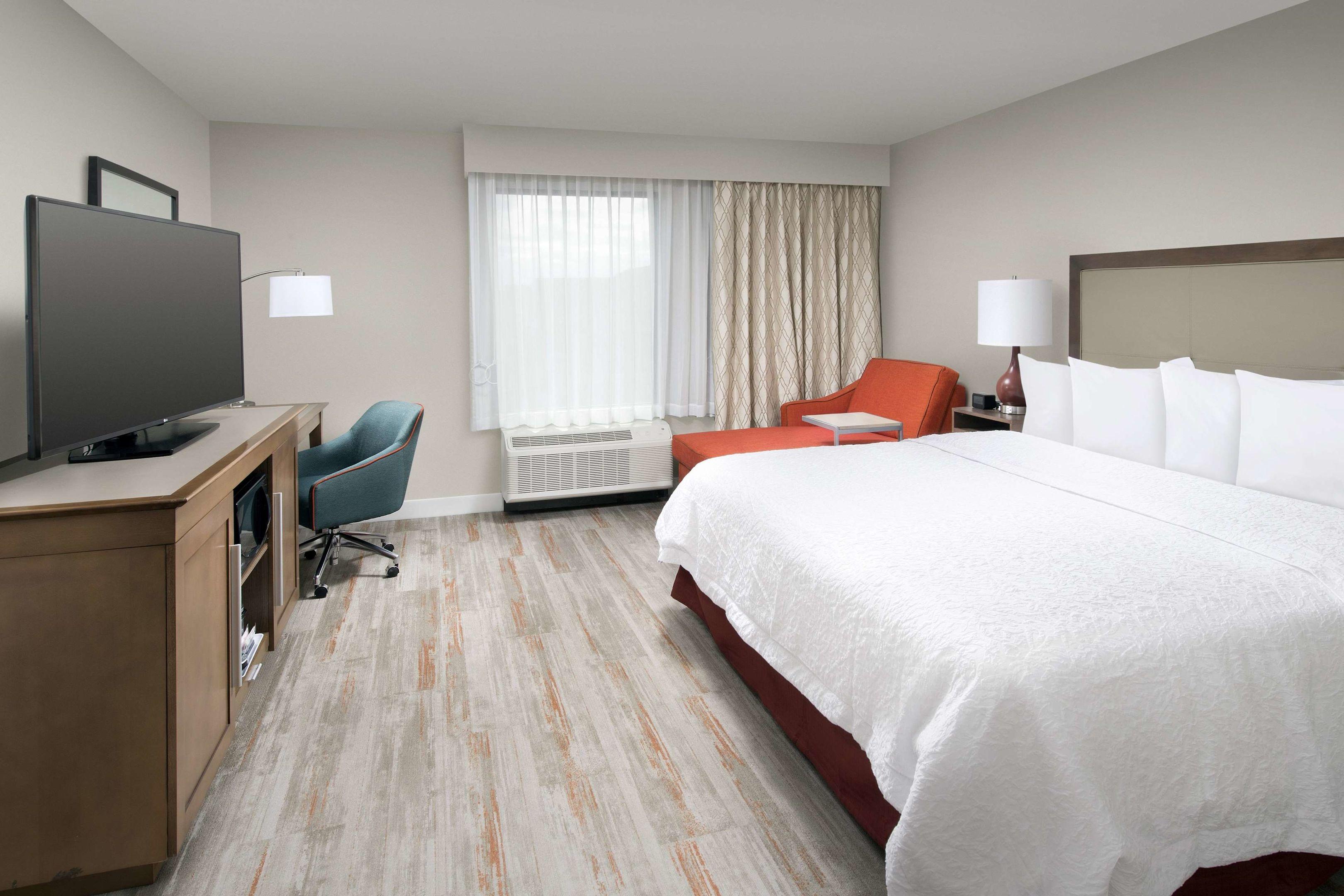 Hampton Inn & Suites San Antonio Lackland Afb Seaworld — photo 5