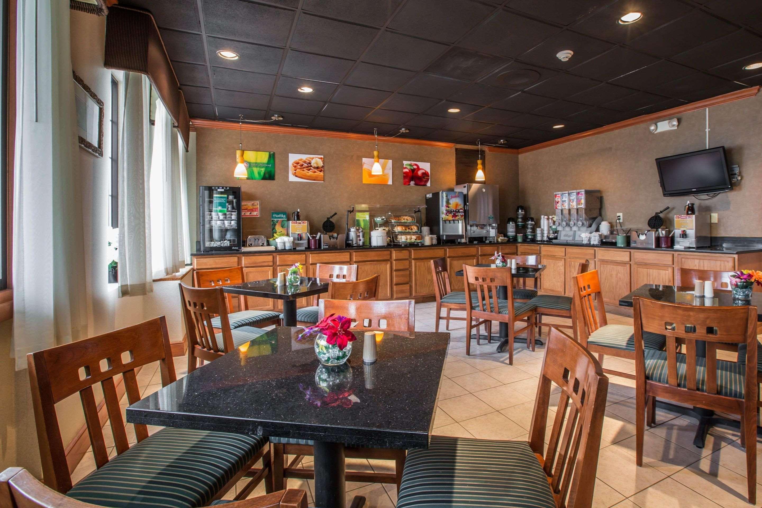 Quality Inn & Suites Hanes Mall — photo 4