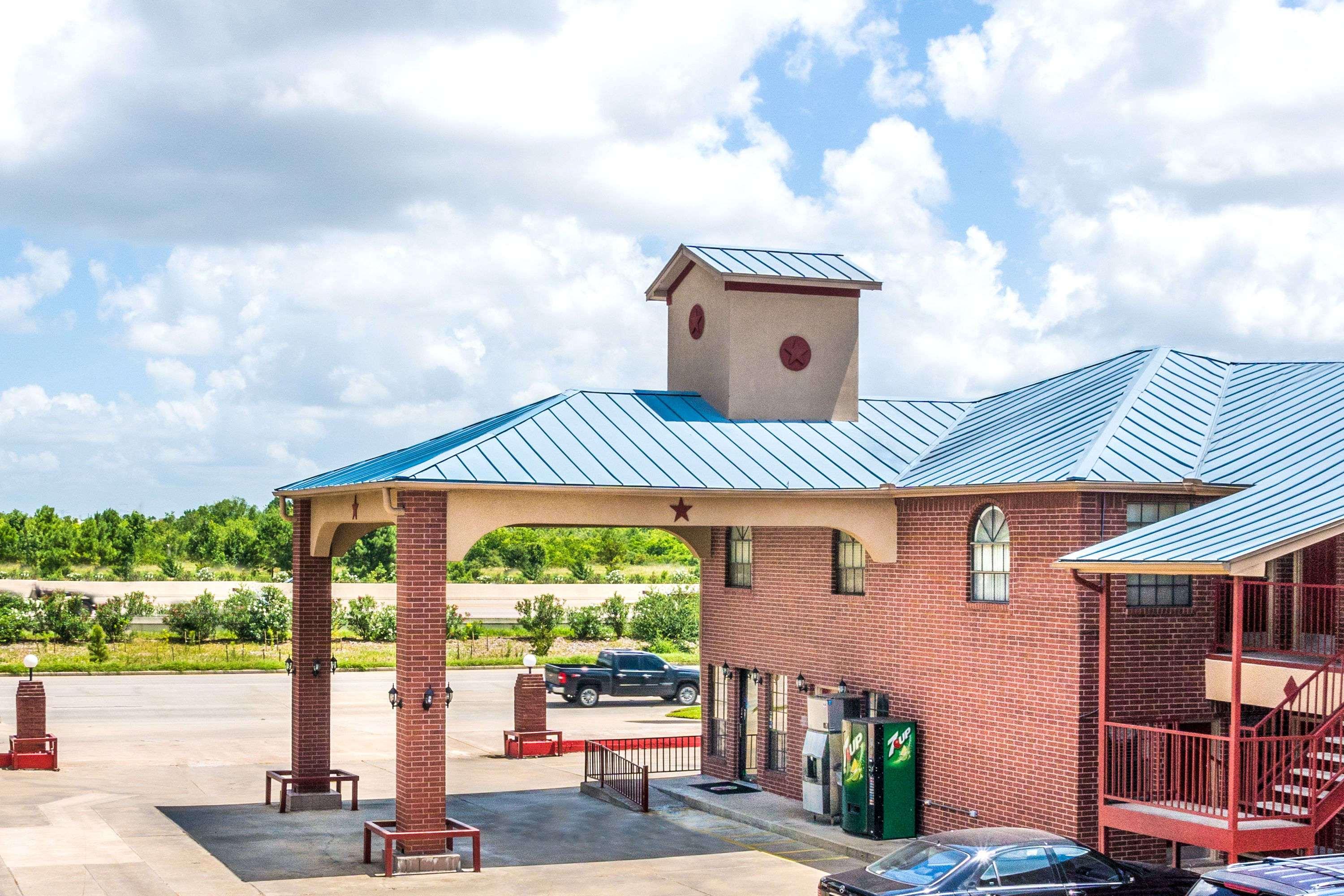 Super 8 by Wyndham Houston West Katy — photo 4