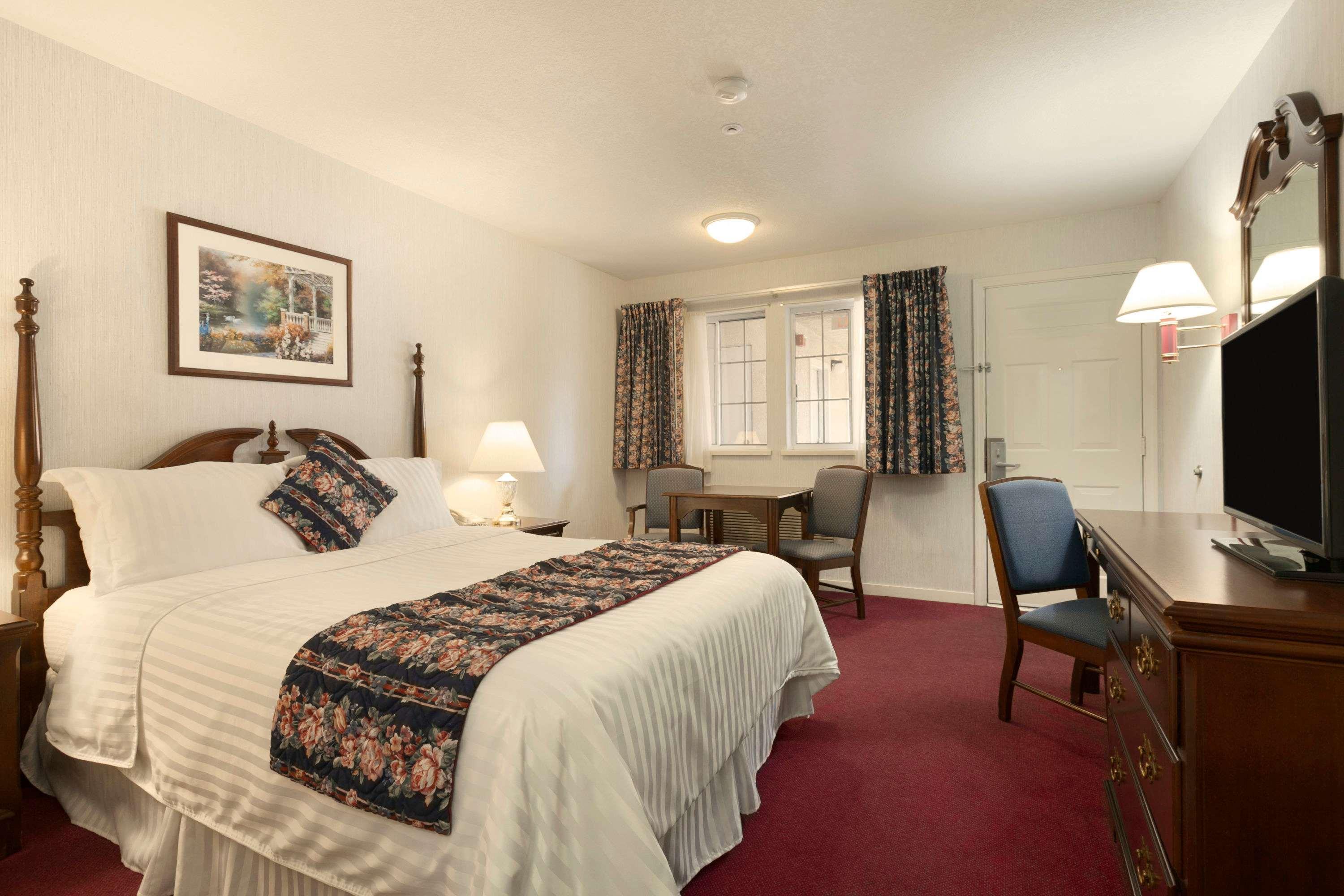 Redding Travelodge — photo 4