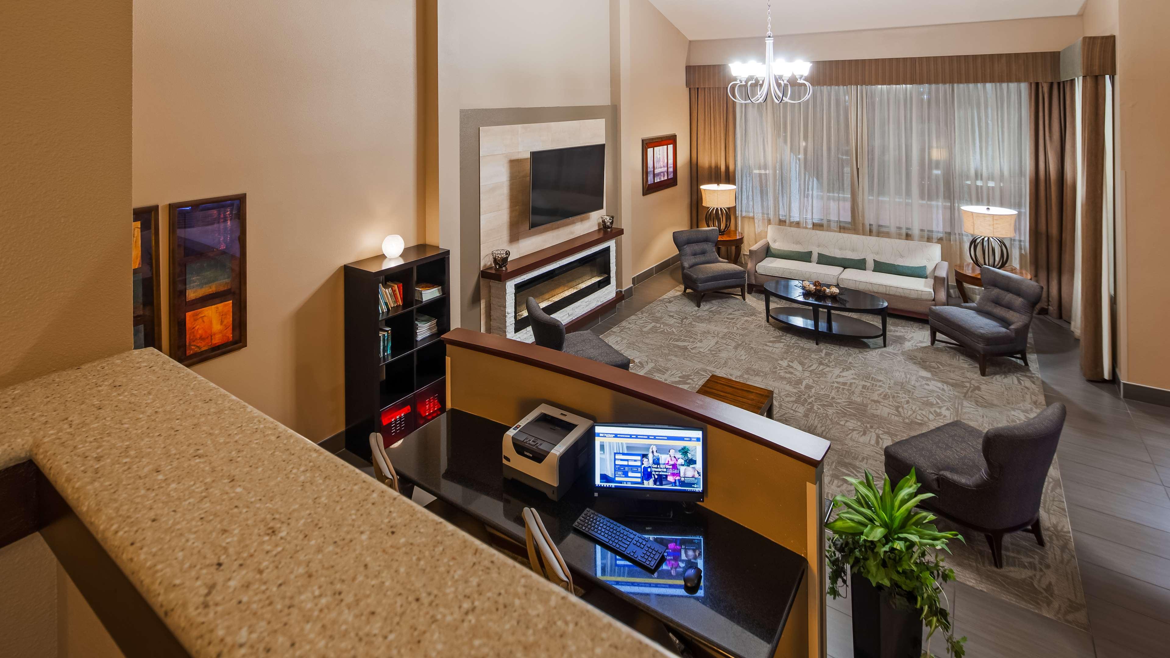 Best Western West Towne Suites — photo 4