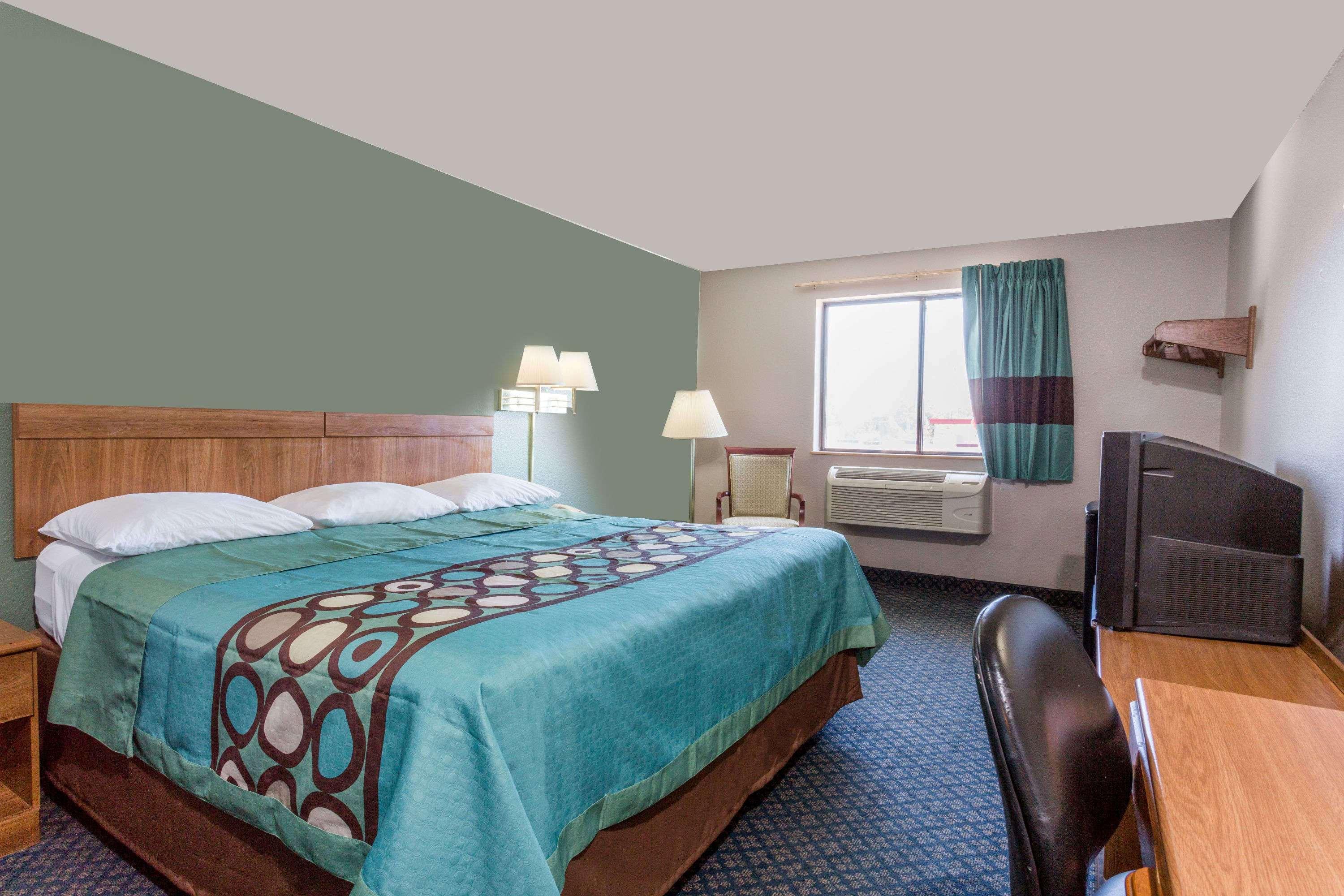 Super 8 by Wyndham Richmond Midlothian Turnpike — photo 4