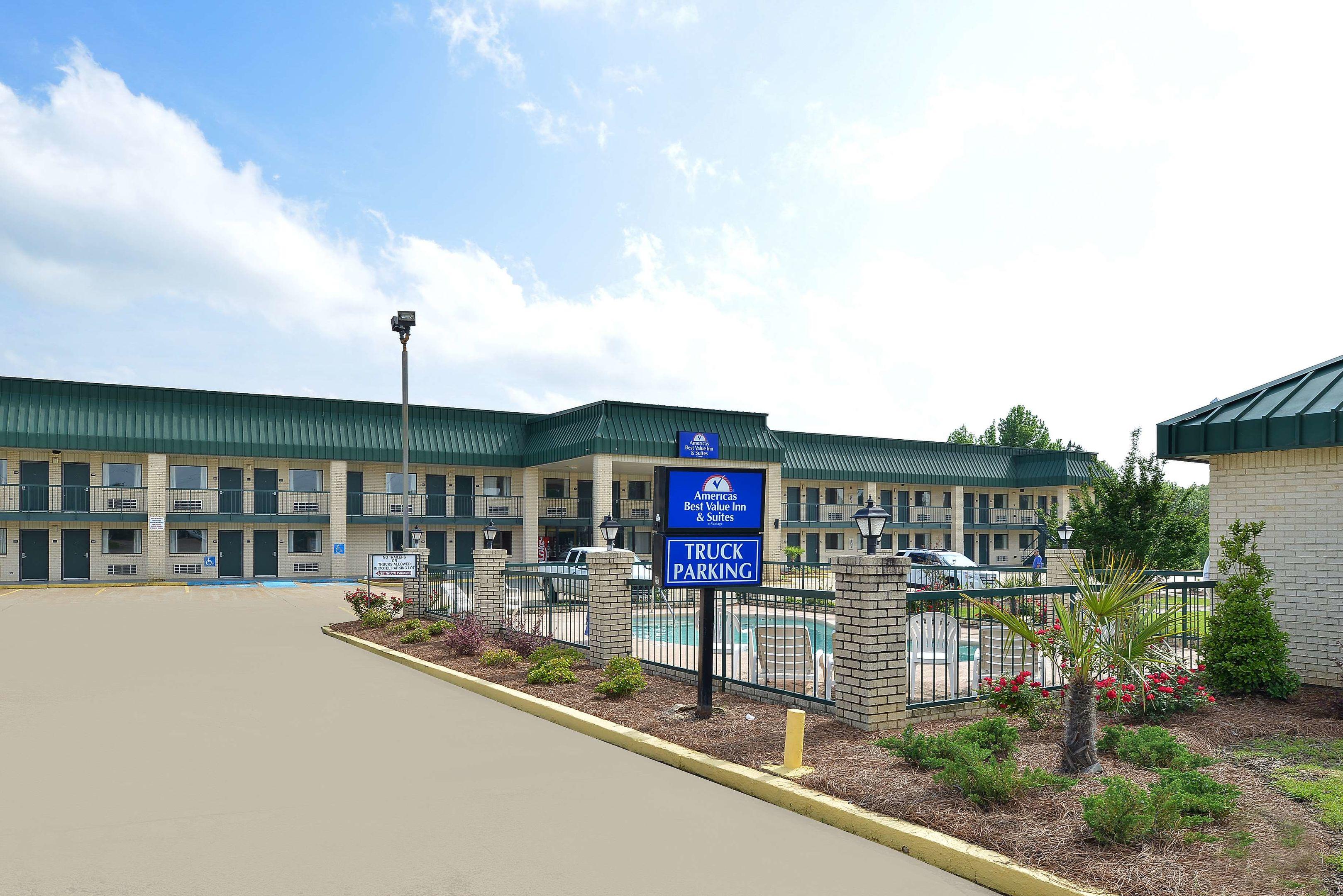 Americas Best Value Inn & Suites Winona — photo 3