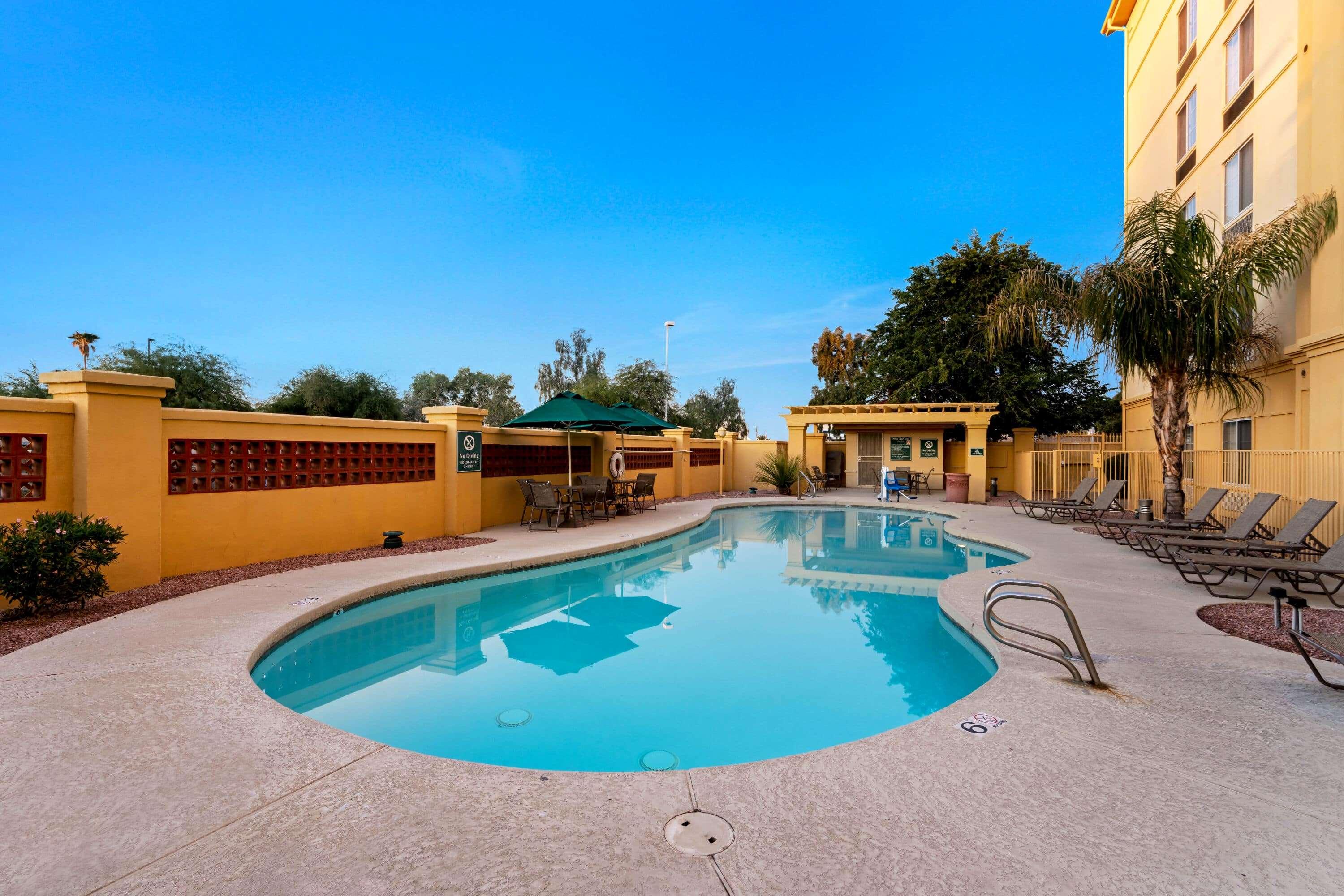 La Quinta Inn & Suites Mesa Superstition Springs — photo 5