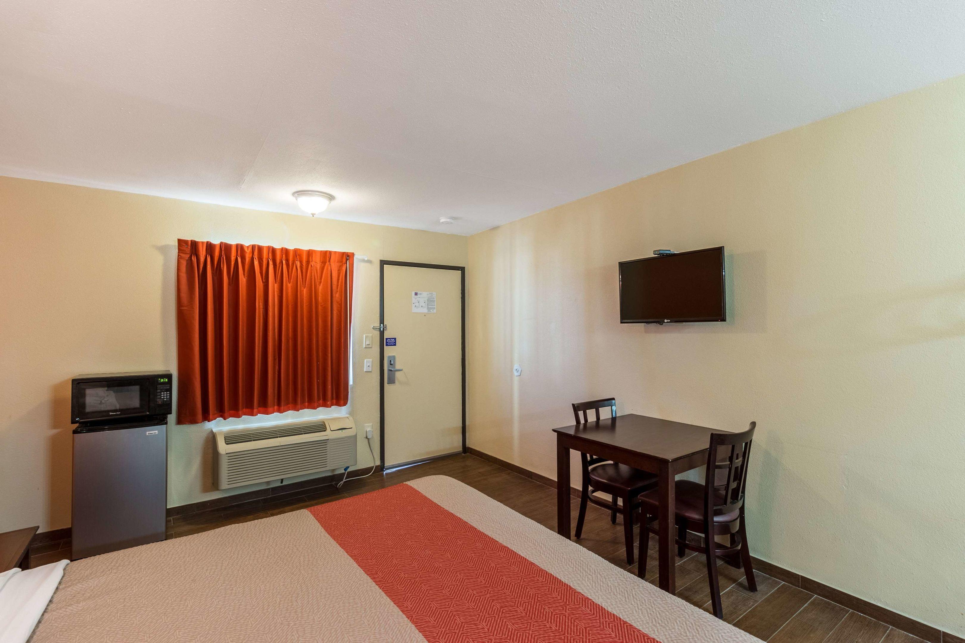 Motel 6 Blythe - South — photo 4