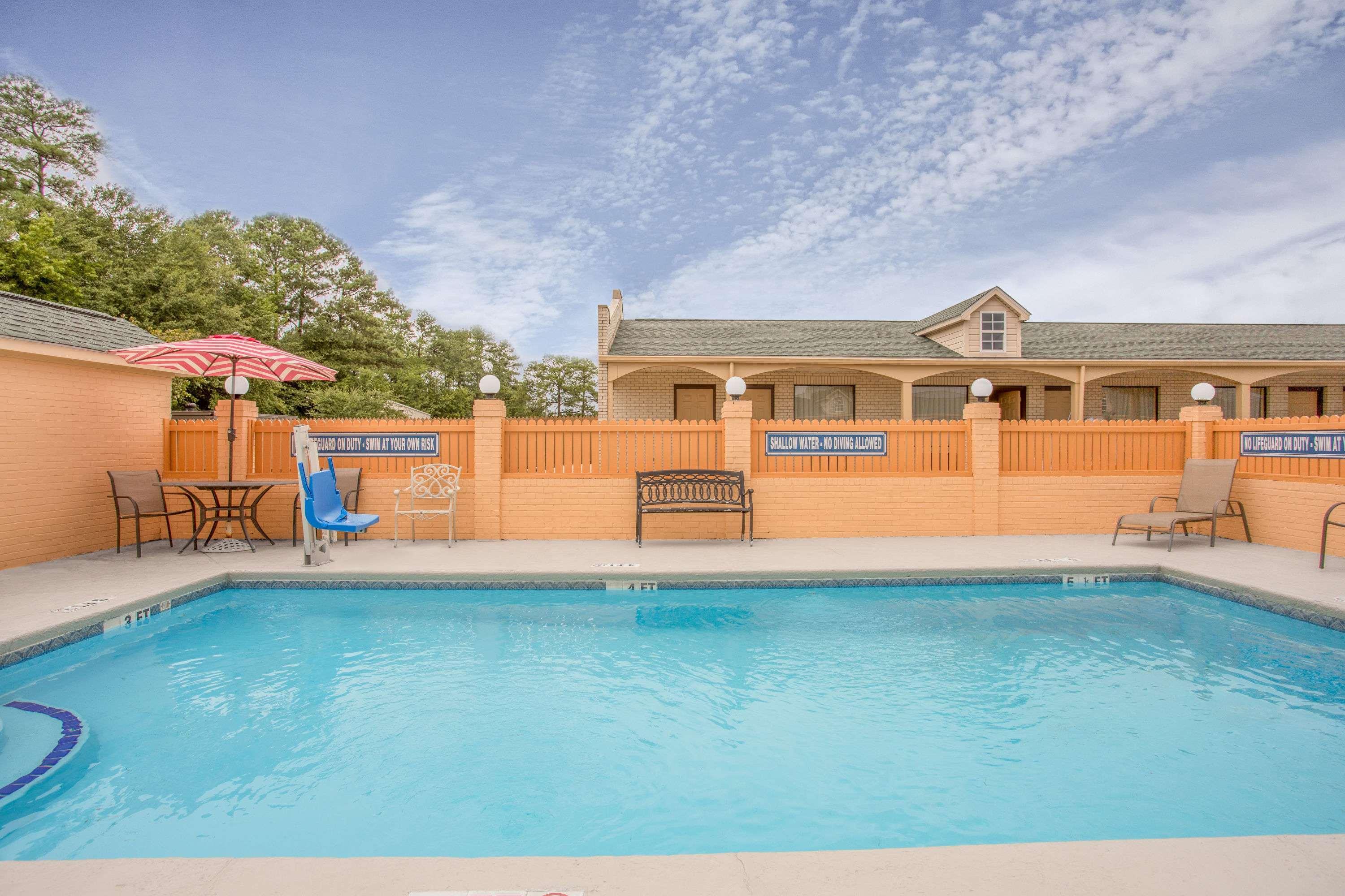 Super 8 by Wyndham Sumter — photo 3