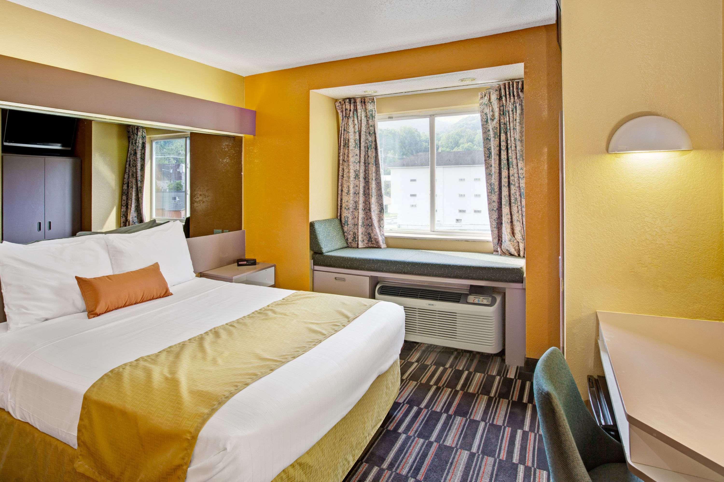 Microtel Inn & Suites by Wyndham Gatlinburg — photo 3