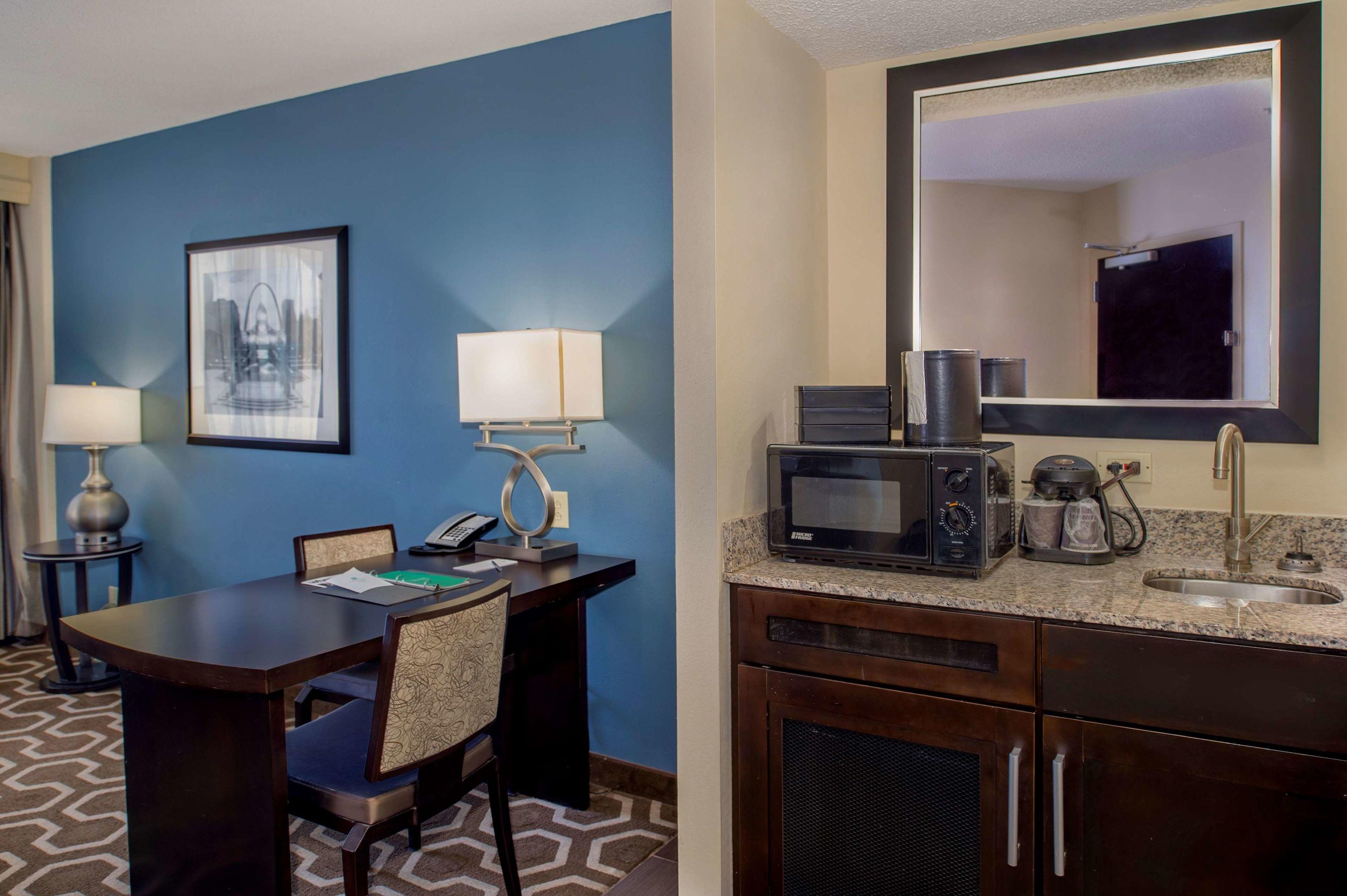 Embassy Suites St. Louis Airport — photo 3