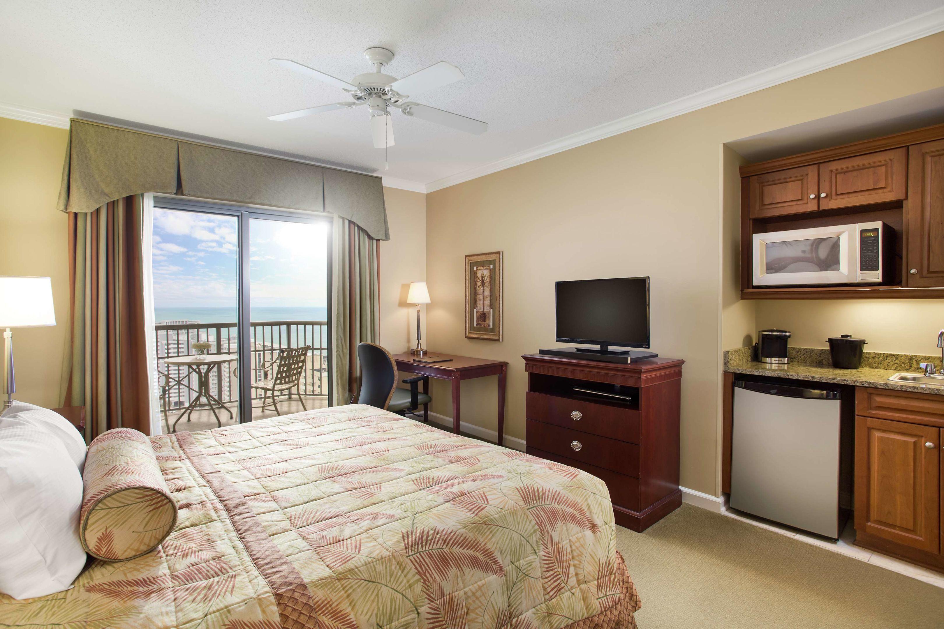 Royale Palms Condominiums — photo 3