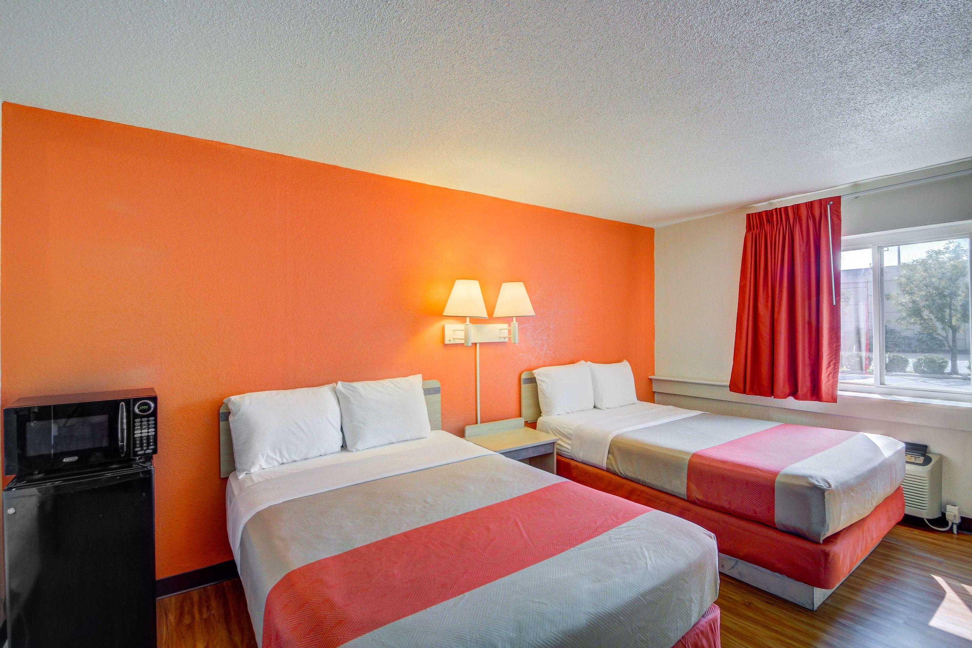 Motel 6 Wichita East — photo 4