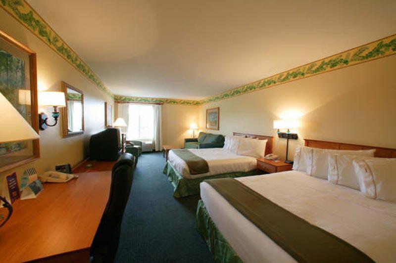 Best Western Plus Kissimmee-Lake Buena Vista South Inn & Suites — photo 4