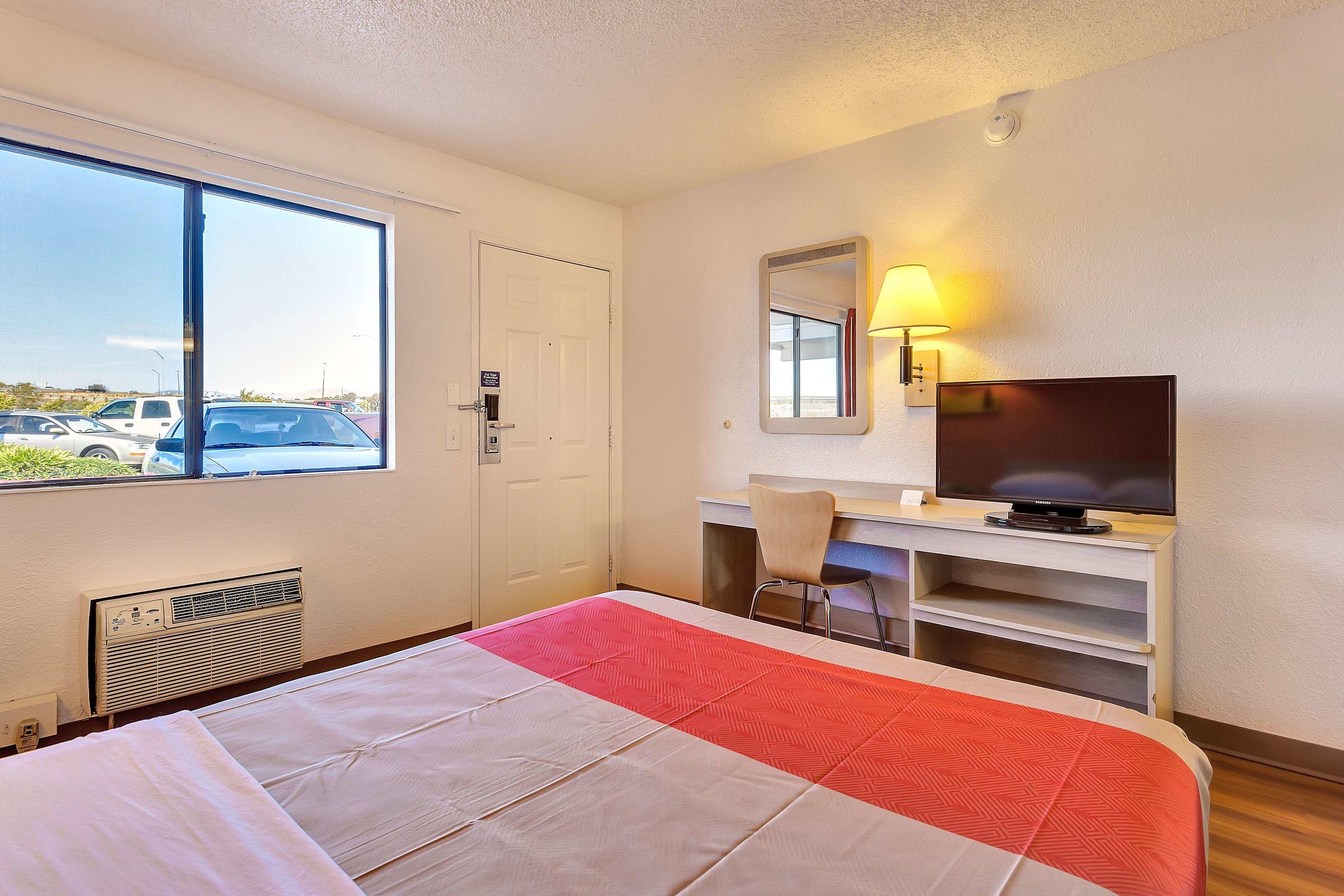 Motel 6 Vallejo Six Flags West — photo 4