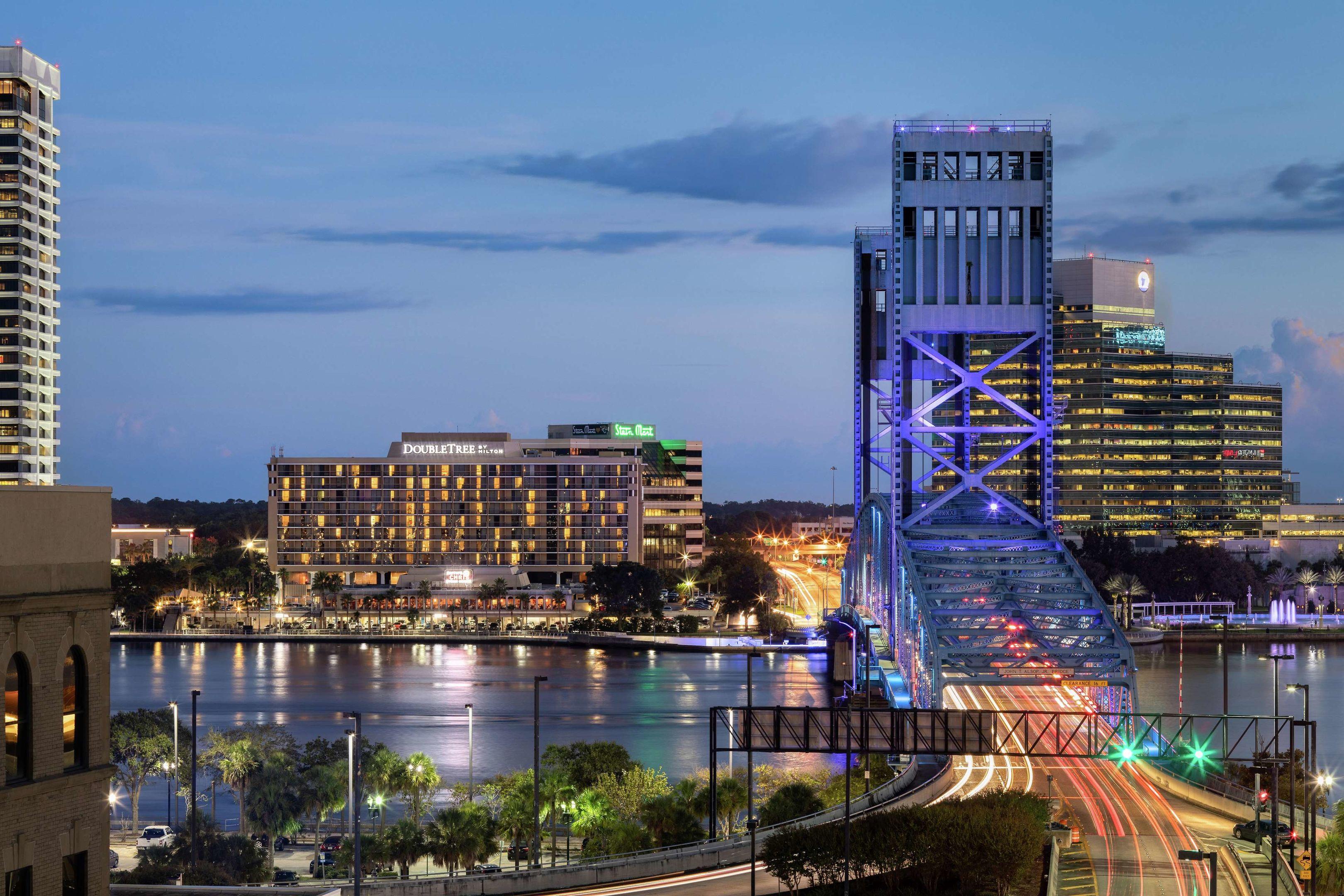 DoubleTree by Hilton Hotel Jacksonville Riverfront — photo 4