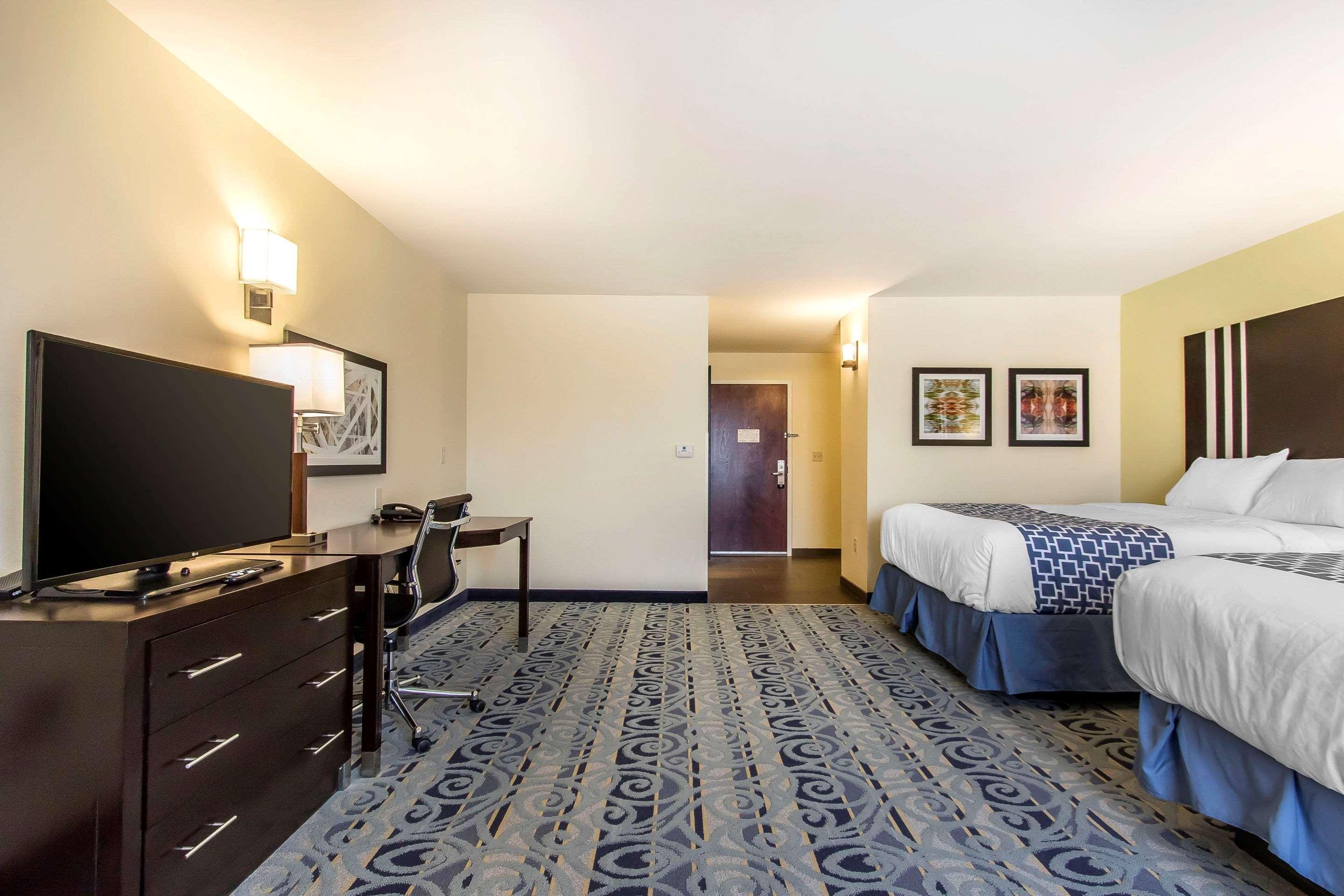 Suburban Extended Stay Hotel — photo 4