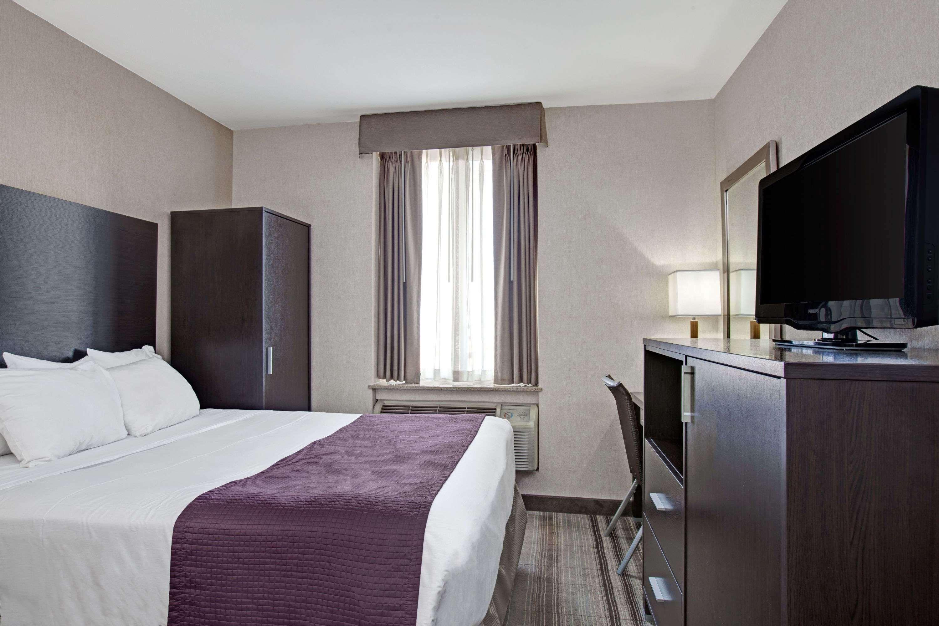 Days Inn by Wyndham Jamaica / JFK Airport — photo 4